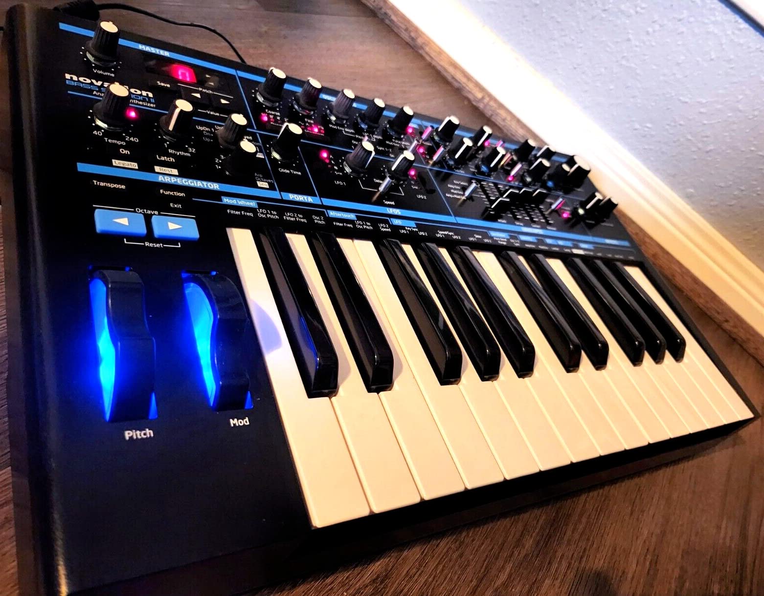 Novation Bass Station II Analog Monosynth | USB, 25 Full-Size Keys, Aftertouch, 2 Analog Oscillators + Sub-Oscillator, 2 Filters, Overdrive, Arpeggiator, Paraphonic Mode customer photo 2