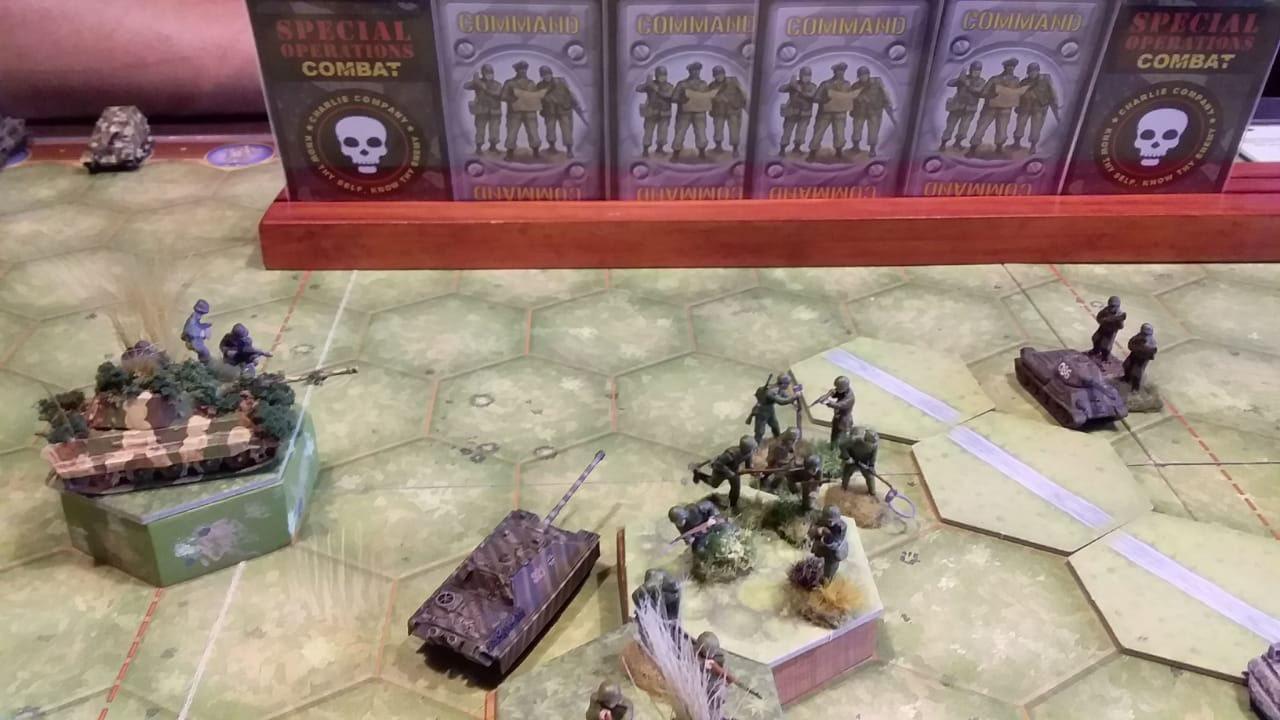 Memoir '44 Board Game - WWII Historical Board Game of Epic Battles! Tabletop Miniatures Strategy Game for Kids & Adults, Ages 8+, 2-8 Players, 30-60 Minute Playtime, Made by Days of Wonder customer photo 1