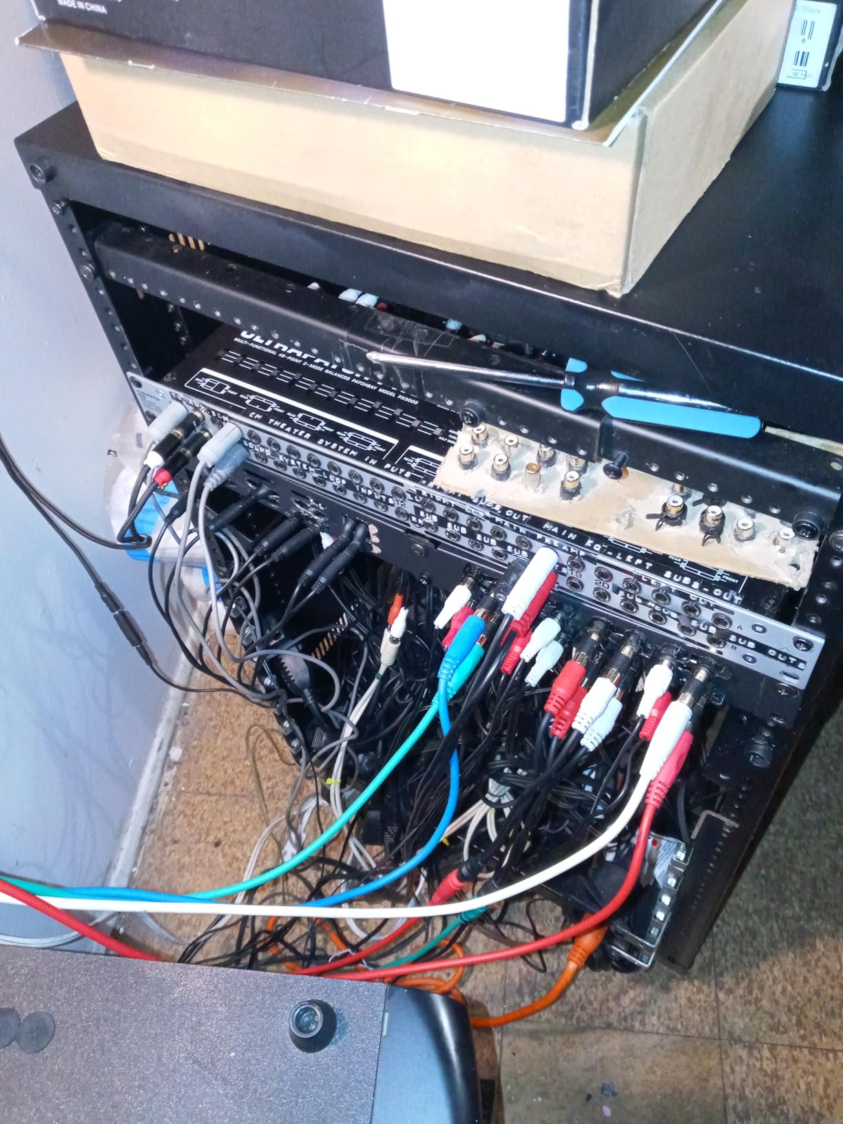 Behringer Ultrapatch Pro Px3000 3-Mode Multi-Functional 48-Point Balanced Patchbay customer photo 1