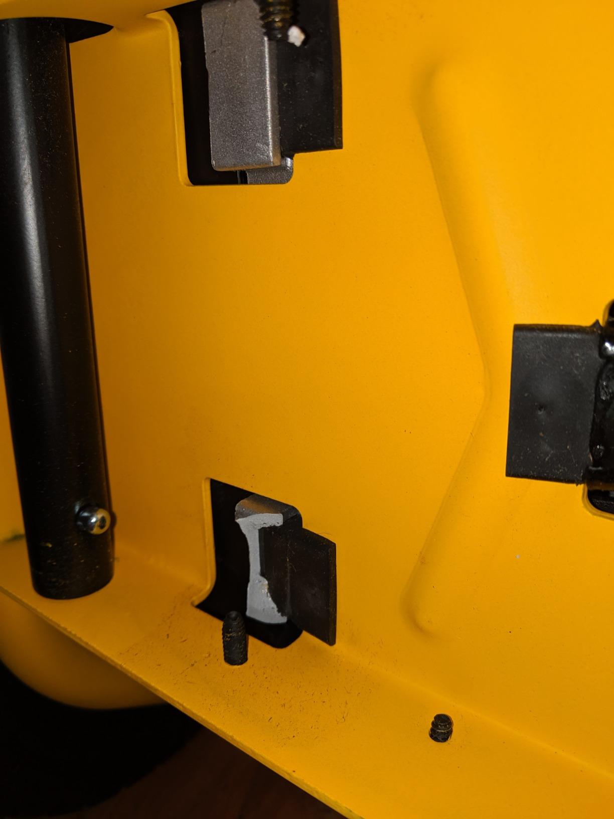 DEWALT Air Compressor, 225-PSI Max, Hand Carry with Wheels, 4-1/2 Gallon (D55146) customer photo 2