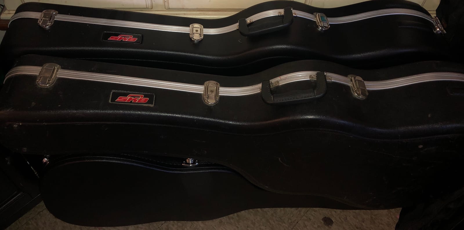 Gator Cases Traditonal Series Hard-Shell Wood Case for 6 or 12-String Dreadnought Style Acoustic Guitars, (GWE-DREAD 12) customer photo 2