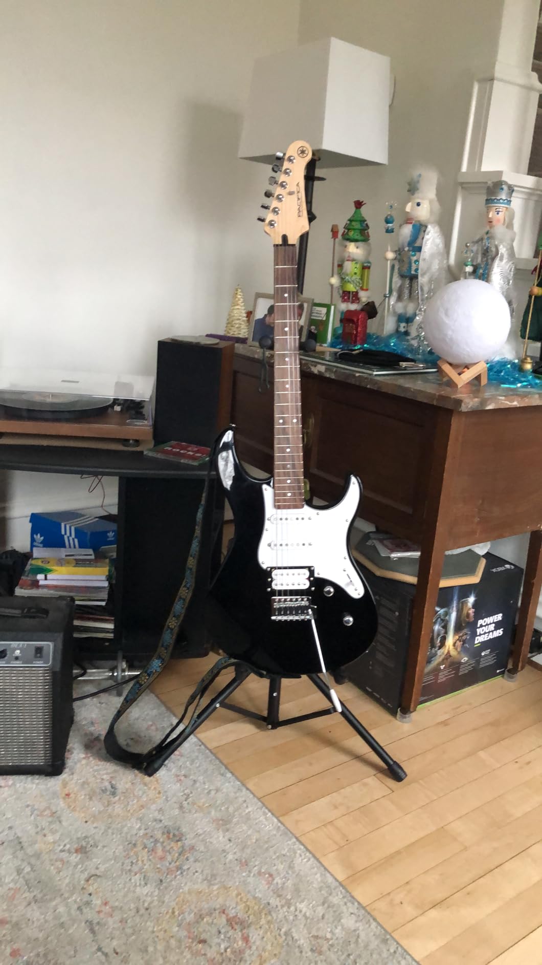 Yamaha Pacifica Series PAC112V Electric Guitar; Black customer photo 1