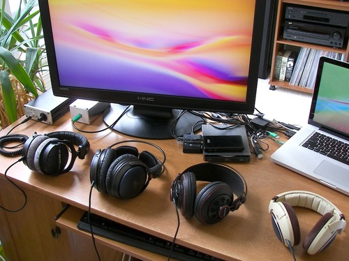 beyerdynamic DT 990 Pro (250 Ohm), Open-Back Studio Headphones, Black customer photo 2