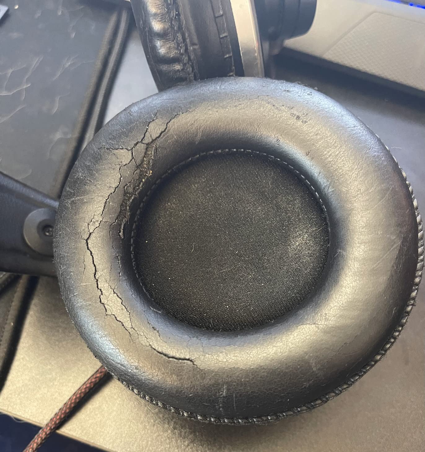 AKG Pro Audio K271 MKII Over-Ear, Closed-Back, Professional Studio Headphones, Black (2470X00190) customer photo 1