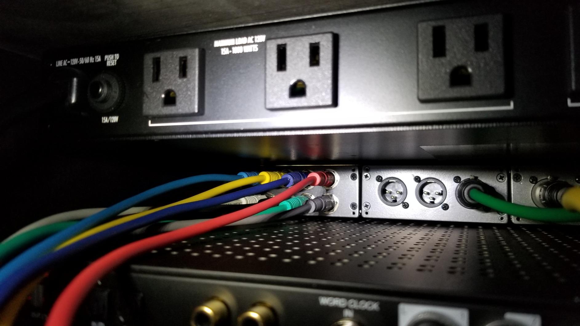 Hosa MHB-350 8-Point 1/4 Inches TRS Balanced Patchbay Module customer photo 1