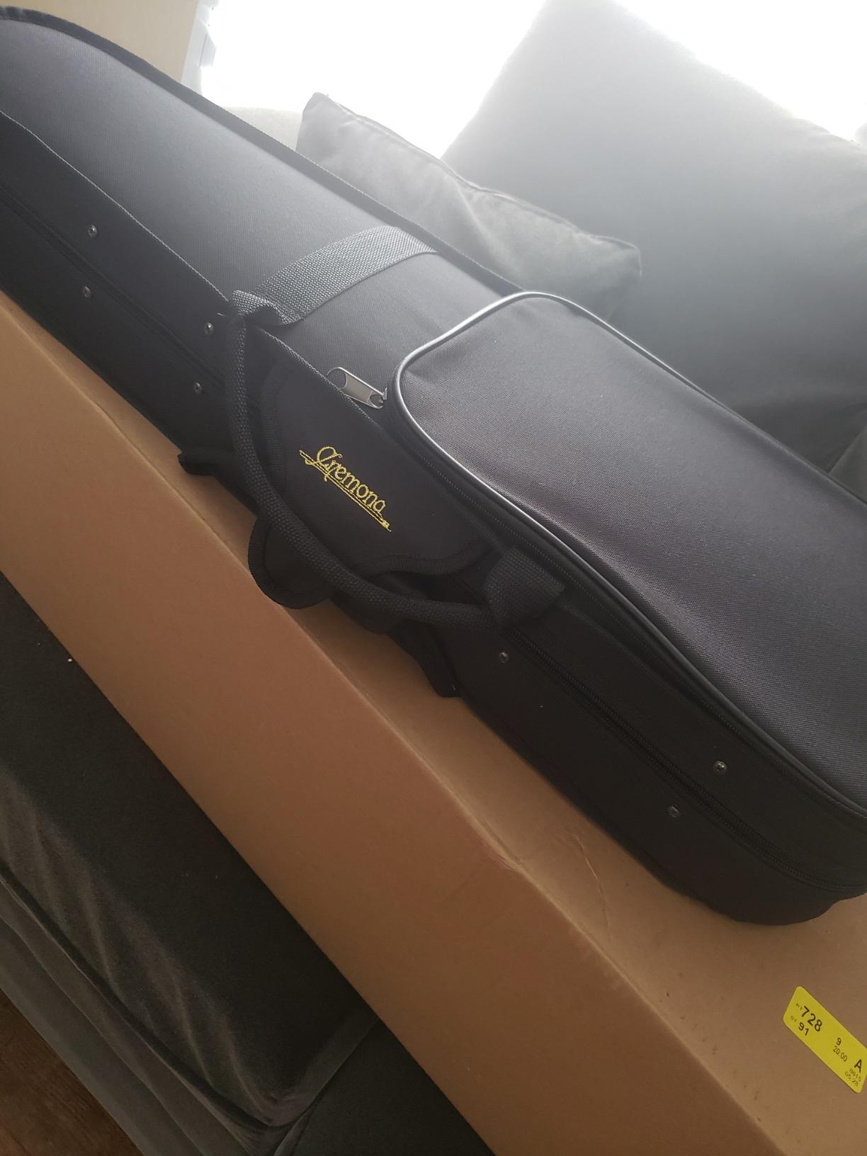 Cremona SV-130 Premier Novice Violin Outfit - 1/2 Size customer photo 2