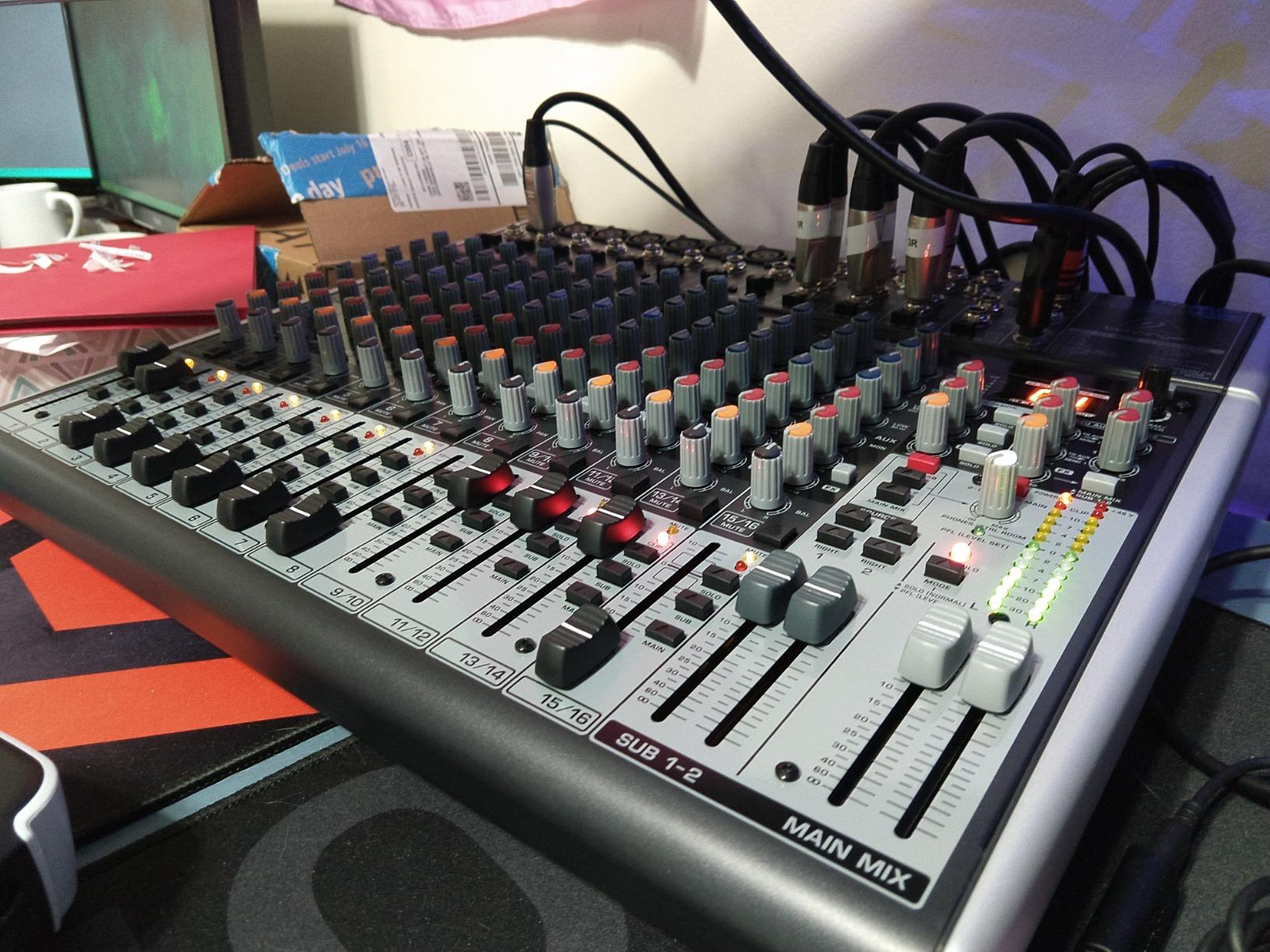 Behringer Xenyx X2222USB Premium 22-Input 2/2-Bus Mixer with XENYX Mic Preamps & Compressors customer photo 1
