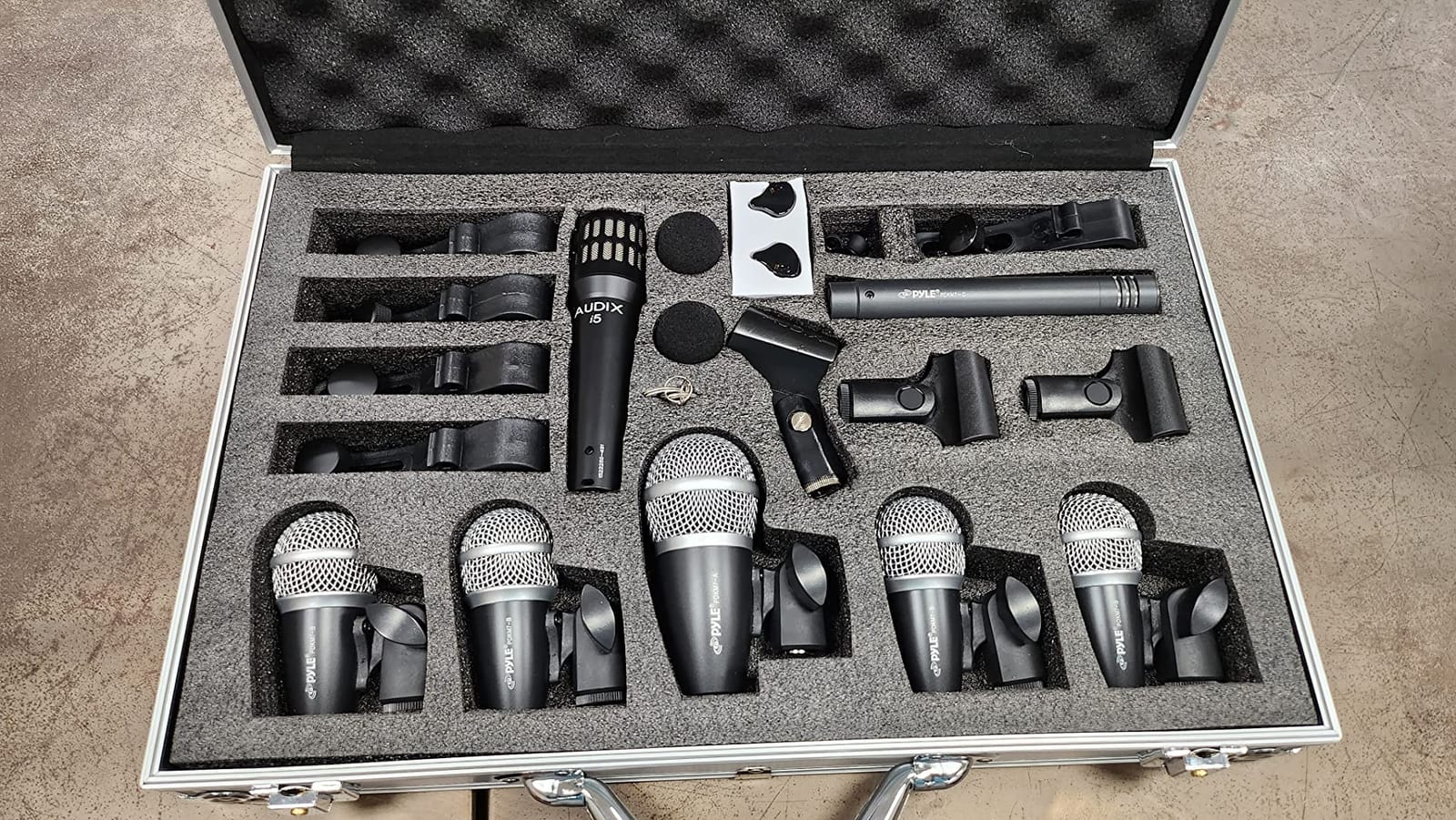 Pyle 7-Piece Wired Dynamic Kit-Kick Bass, Tom/Snare & Cymbals Microphone Set-for Drums, Vocal, & Other Instrument-Complete with Thread Clip, Inserts, Mics Holder & Case, Black customer photo 2
