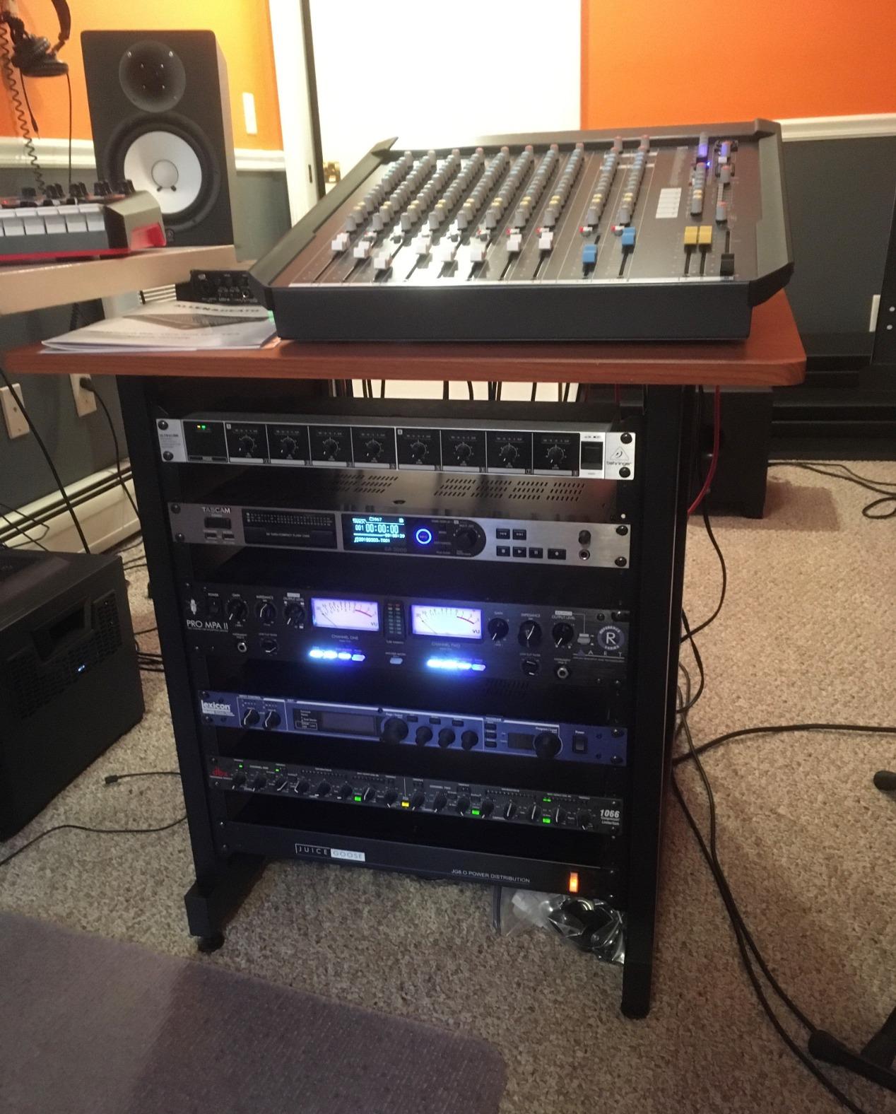 On-Stage On-Stage WS7500 Series Workstation Rack Cabinet, Rosewood customer photo 1