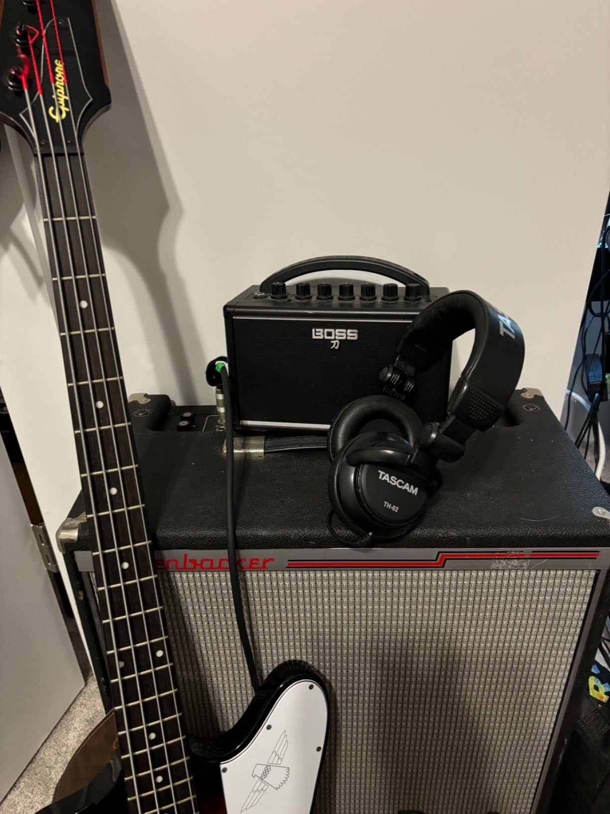 TASCAM TH-02 Professional Studio Monitor Headphones, Wired, Over Ear — for Recording, Podcast, DJ, Music and Guitar, with 1/4 Inch Jack Adapter customer photo 2