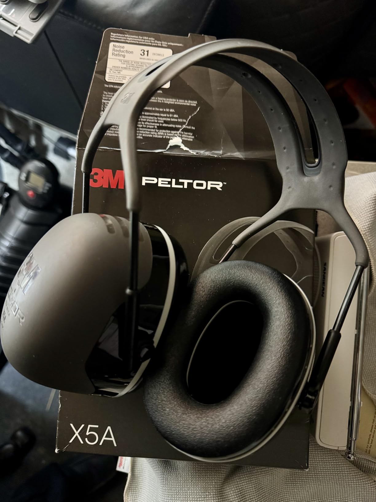 3M PELTOR Ear Muff Hearing Protection, X5 Series, Noise Protection NRR 21 dB, Construction, Manufacturing, Automotive customer photo 1
