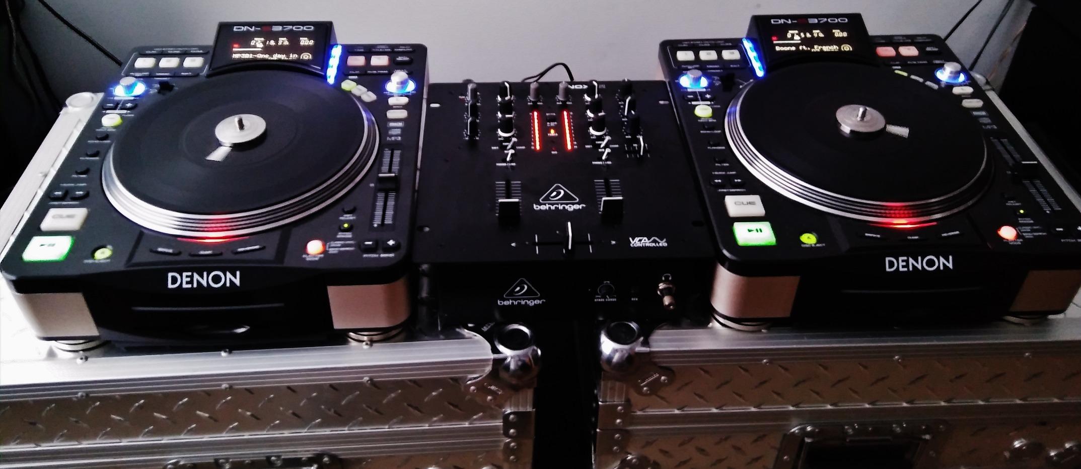 Behringer PRO MIXER NOX101 Premium 2 Channel DJ Mixer with Full VCA-Control and Ultraglide Crossfader customer photo 2