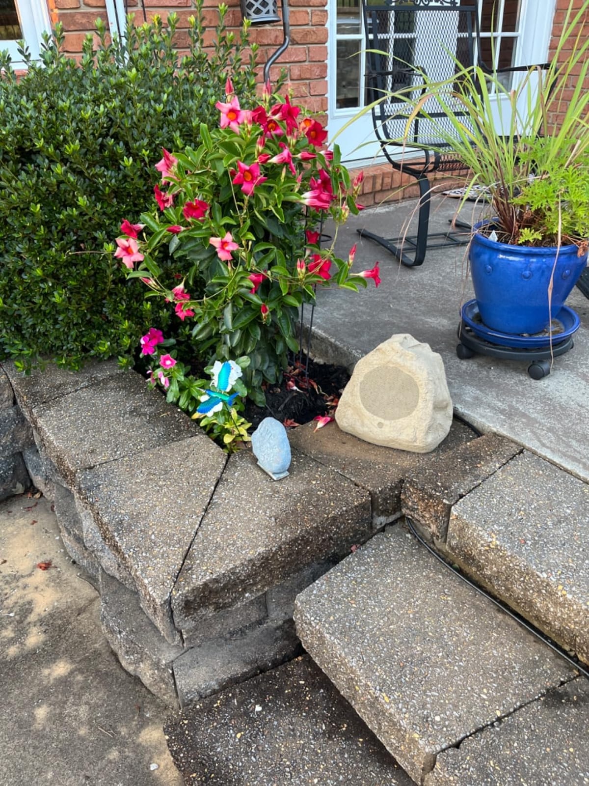 Theater Solutions 2R8S Outdoor Sandstone 8