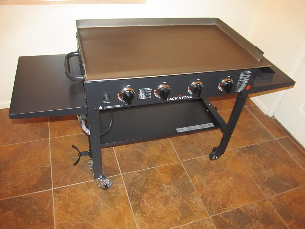 Blackstone 36 Inch 4 Burner 60,000 BTU Portable Steel Griddle Cooking Station with Foldable Legs, Grease Pan, and Storage Rack, Black customer photo 1