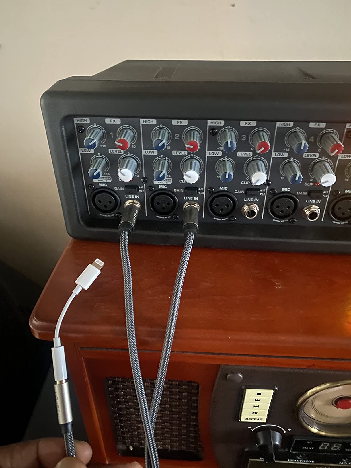 Behringer EUROPOWER PMP550M 500 Watt 5 Channel Powered Mixer with Klark Teknik Multi-FX Processor, FBQ Feedback Detection System and Wireless Option customer photo 1