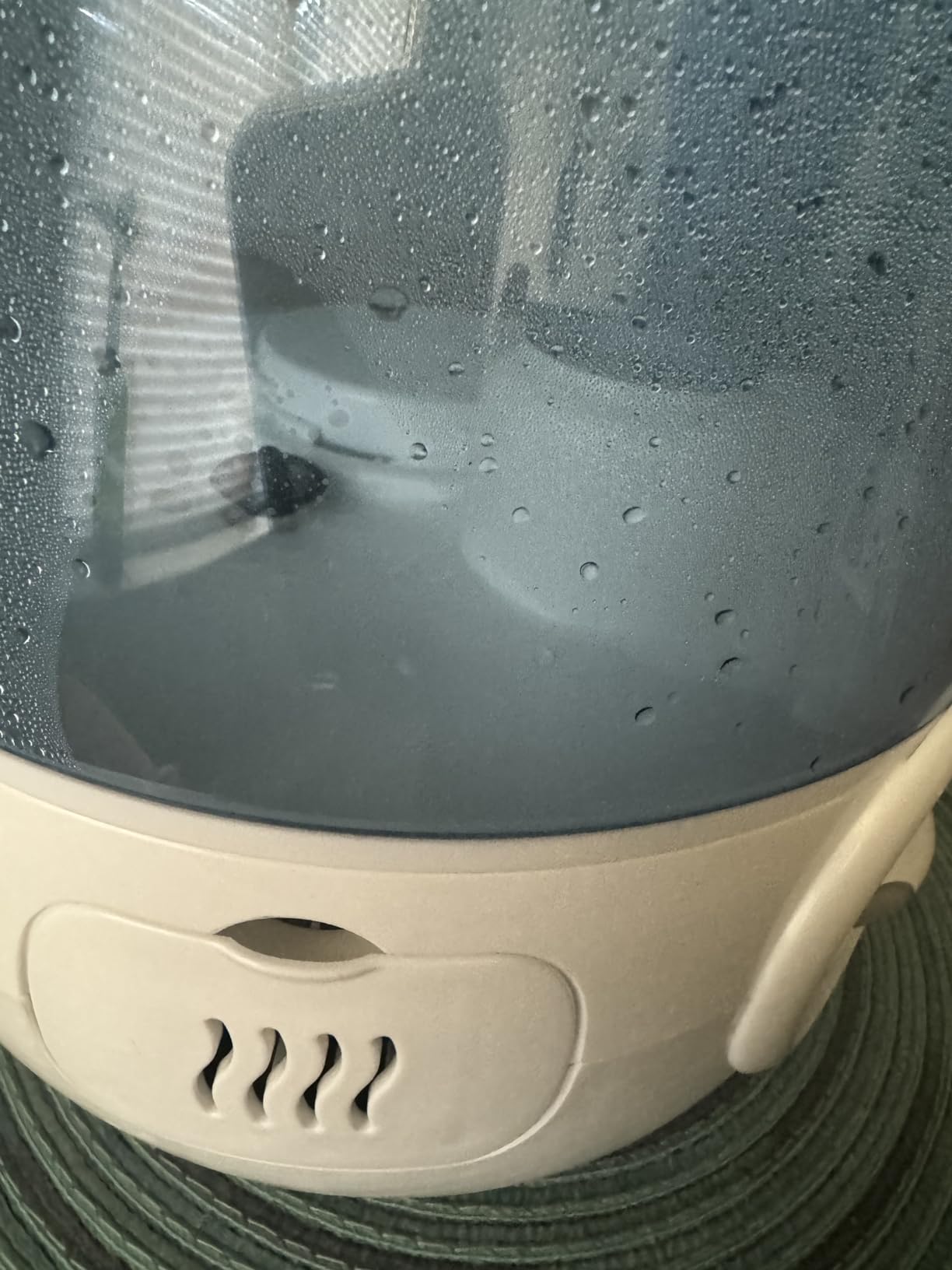 Vicks Filter-Free Ultrasonic Humidifier for Bedroom or Nursery 1.2 Gal Tank customer photo 2