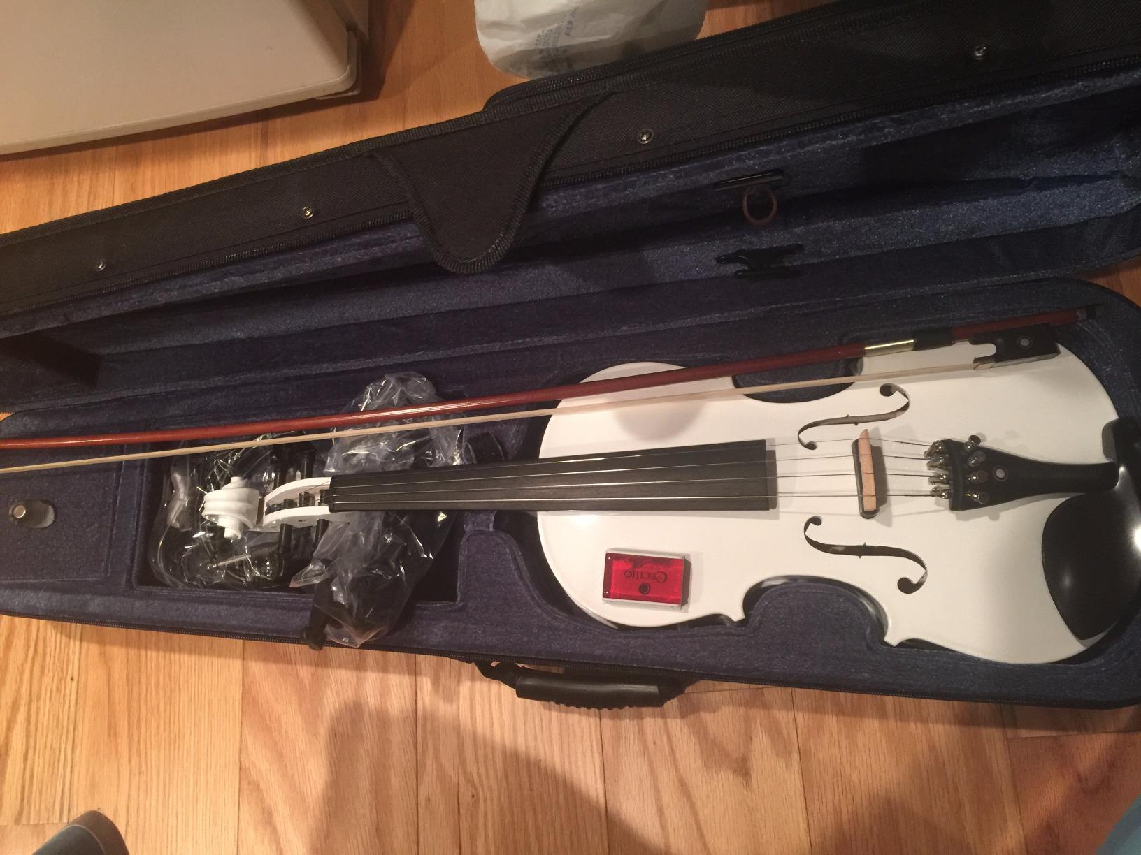 Cecilio 4/4 Full Size Acoustic & Electric Violin for Beginners & Professionals, Hand-Carved Solid Spruce Top, Ebony Fine Tuners, Full Set with Case, Bow, Rosin & AUX Cable (Metallic Black) customer photo 2