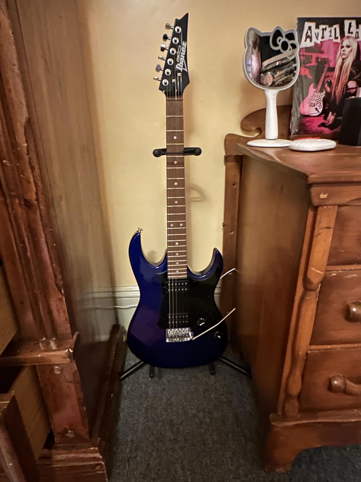 Ibanez 6-String Solid-Body Electric Guitar, Right, White customer photo 2