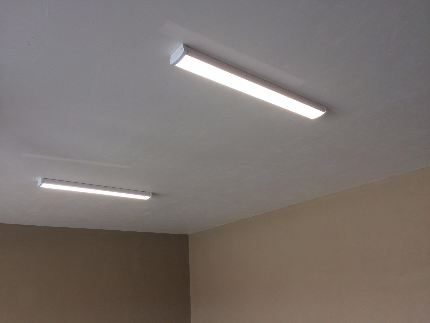 Lithonia Lighting 4' Low-Profile LED Wraparound Light Fixture, 4000K, 120V customer photo 2