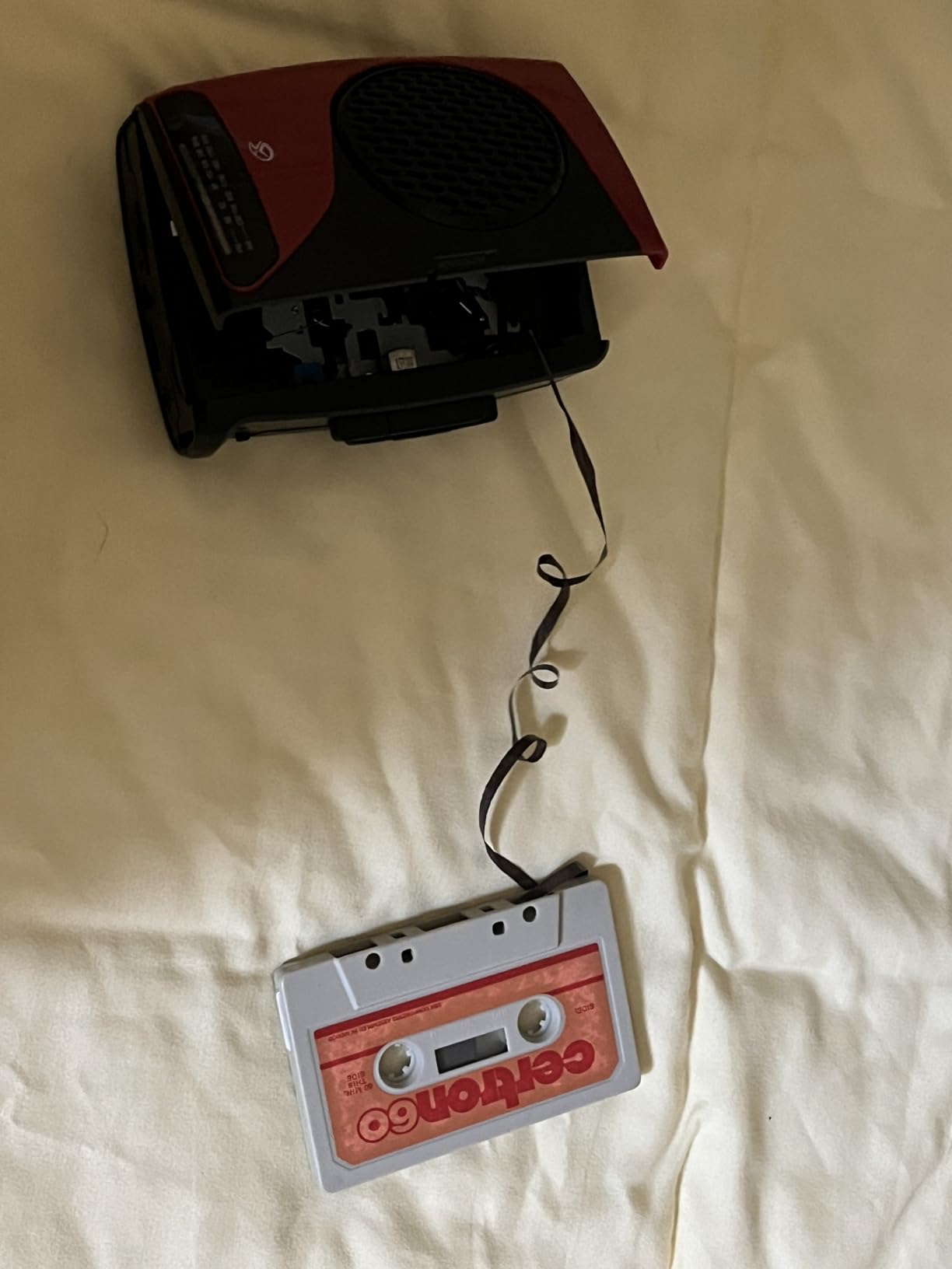 GPX Portable Cassette Player, Compatible With Headphone, 3.54 x 1.57 x 4.72 Inches, Requires 2 AA Batteries - Not Included, Red/Black (CAS337B) Black/Red customer photo 2