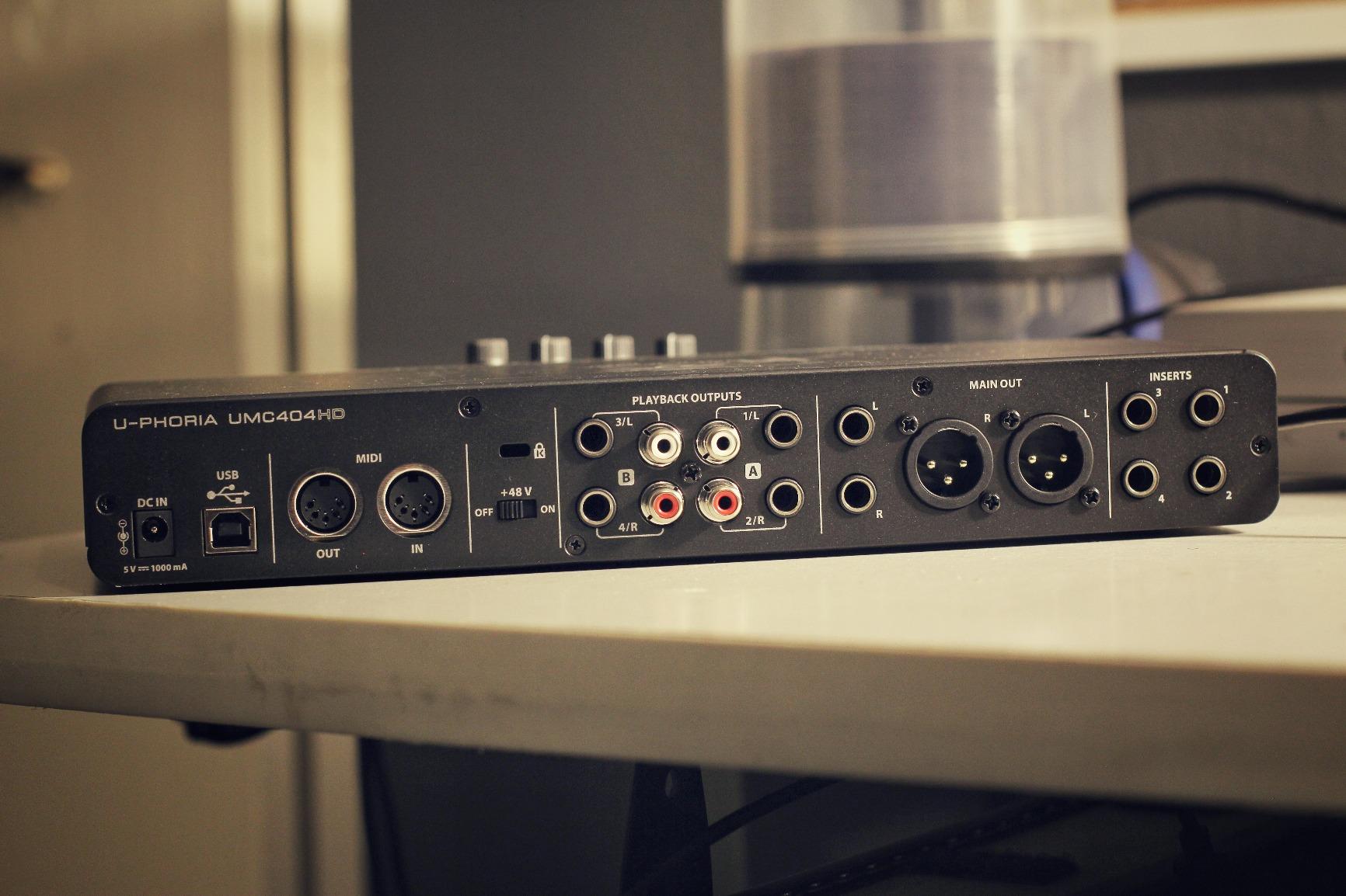Behringer U-PHORIA UMC404HD Audiophile 4x4, 24-Bit/192 kHz USB Audio/MIDI Interface with Midas Mic Preamplifiers customer photo 2