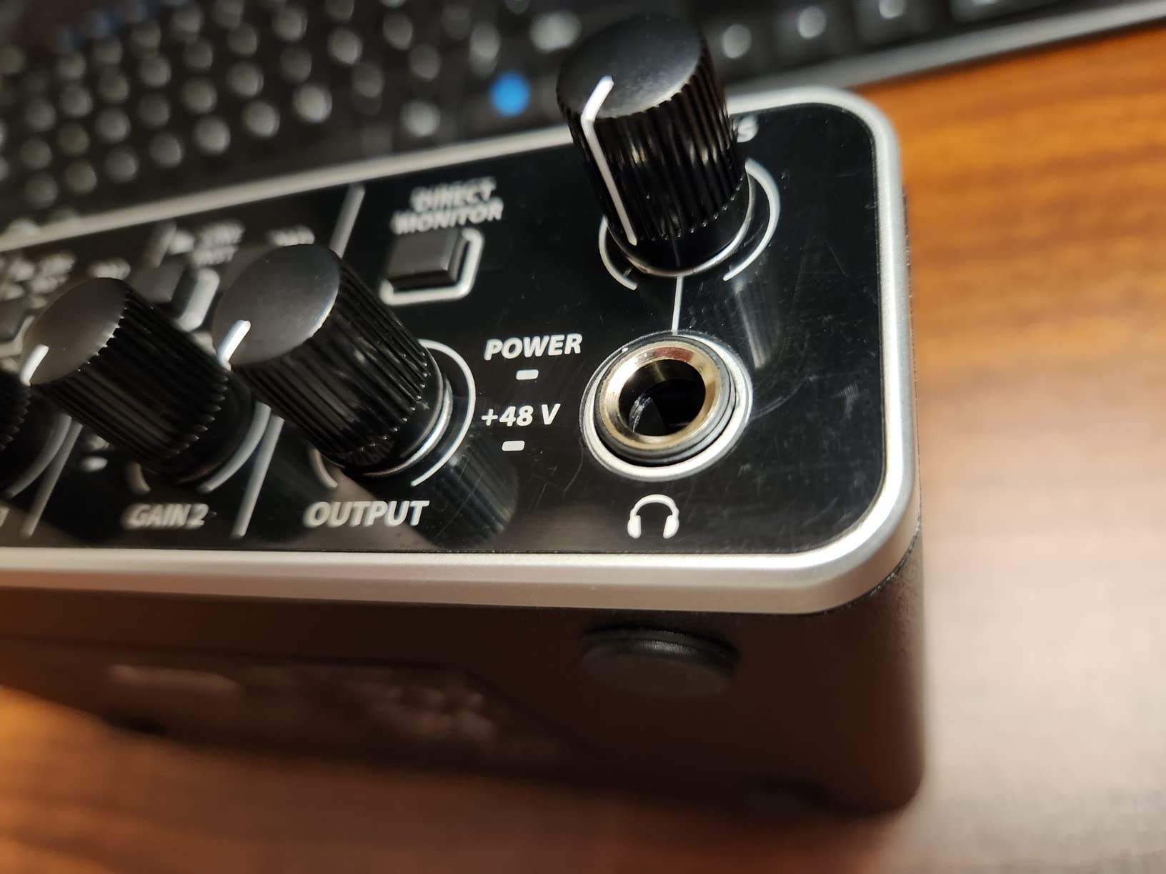 Behringer UMC202HD Audiophile 2x2, 24-Bit/192 kHz USB Audio Interface with Midas Mic Preamplifiers | For Recording Microphones and Instruments customer photo 1