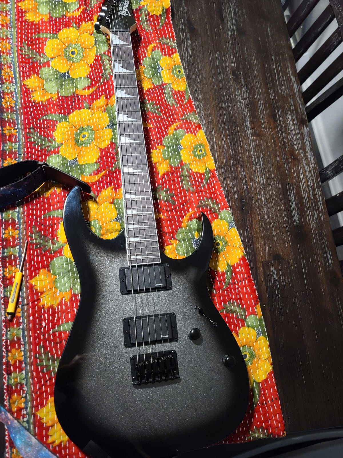 Ibanez GIO Series GRG121DX - Walnut Flat customer photo 2