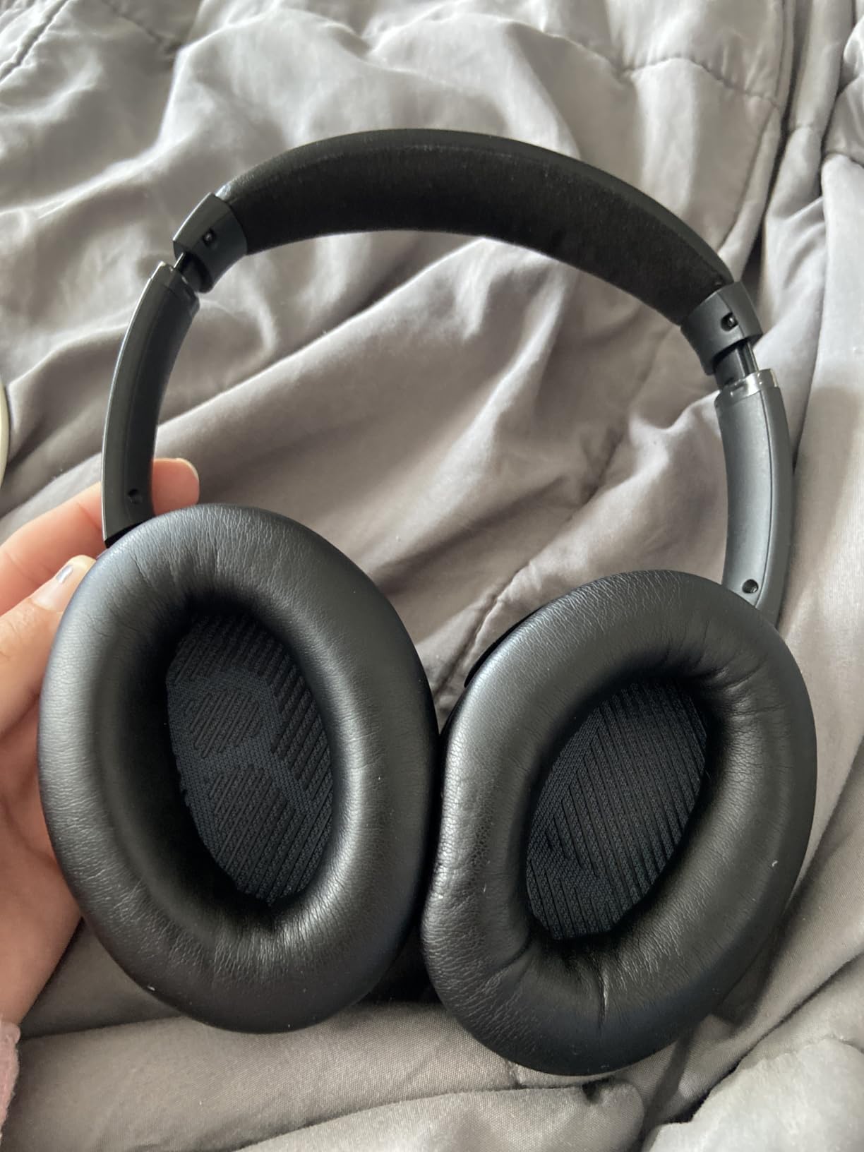 Bose SoundLink Around Ear Wireless Headphones II - Black customer photo 2
