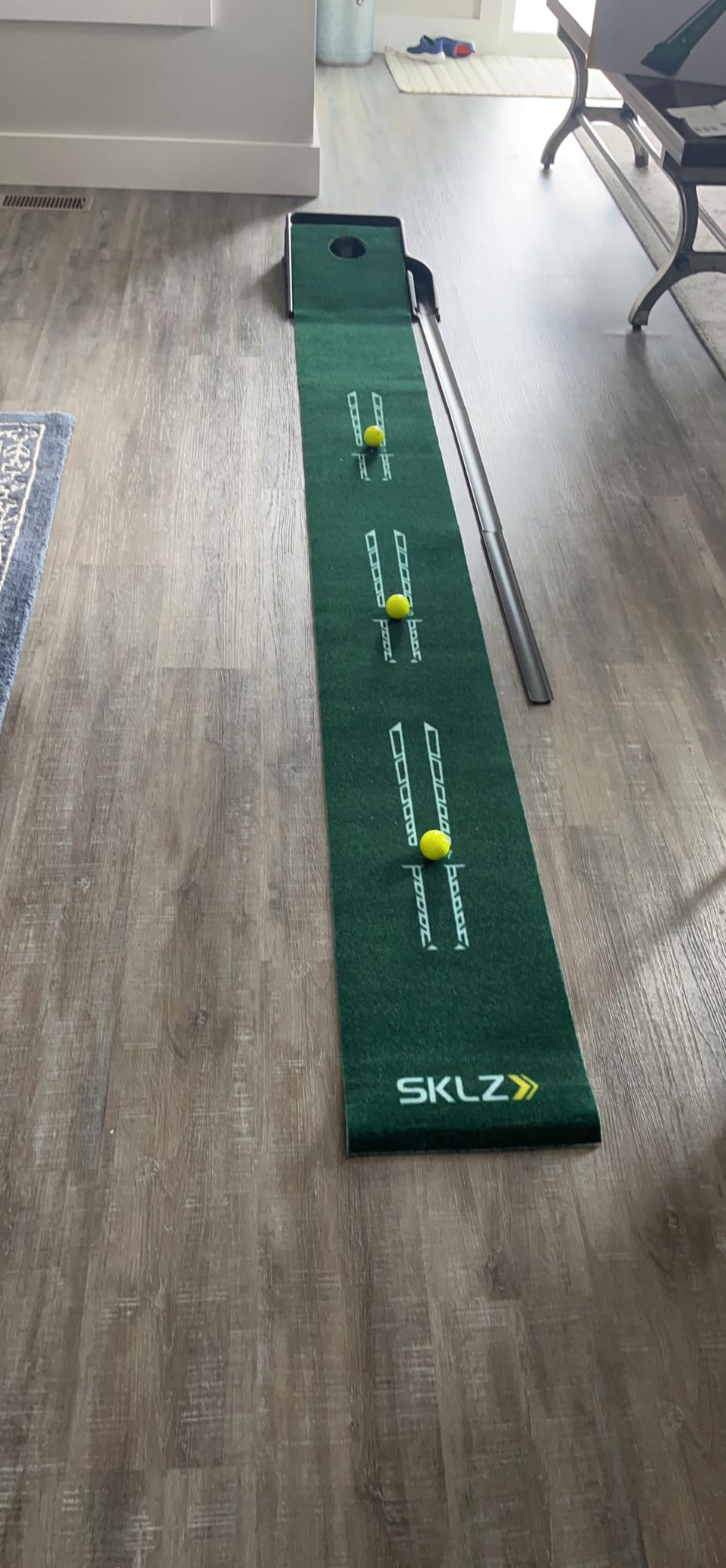 SKLZ Putting Green: Perfect Your Golf Skills with Realistic Home Practice - Improve Your Putting Stroke, Lower Your Scores, and Enjoy Convenient, Training Anytime, Anywhere! customer photo 2