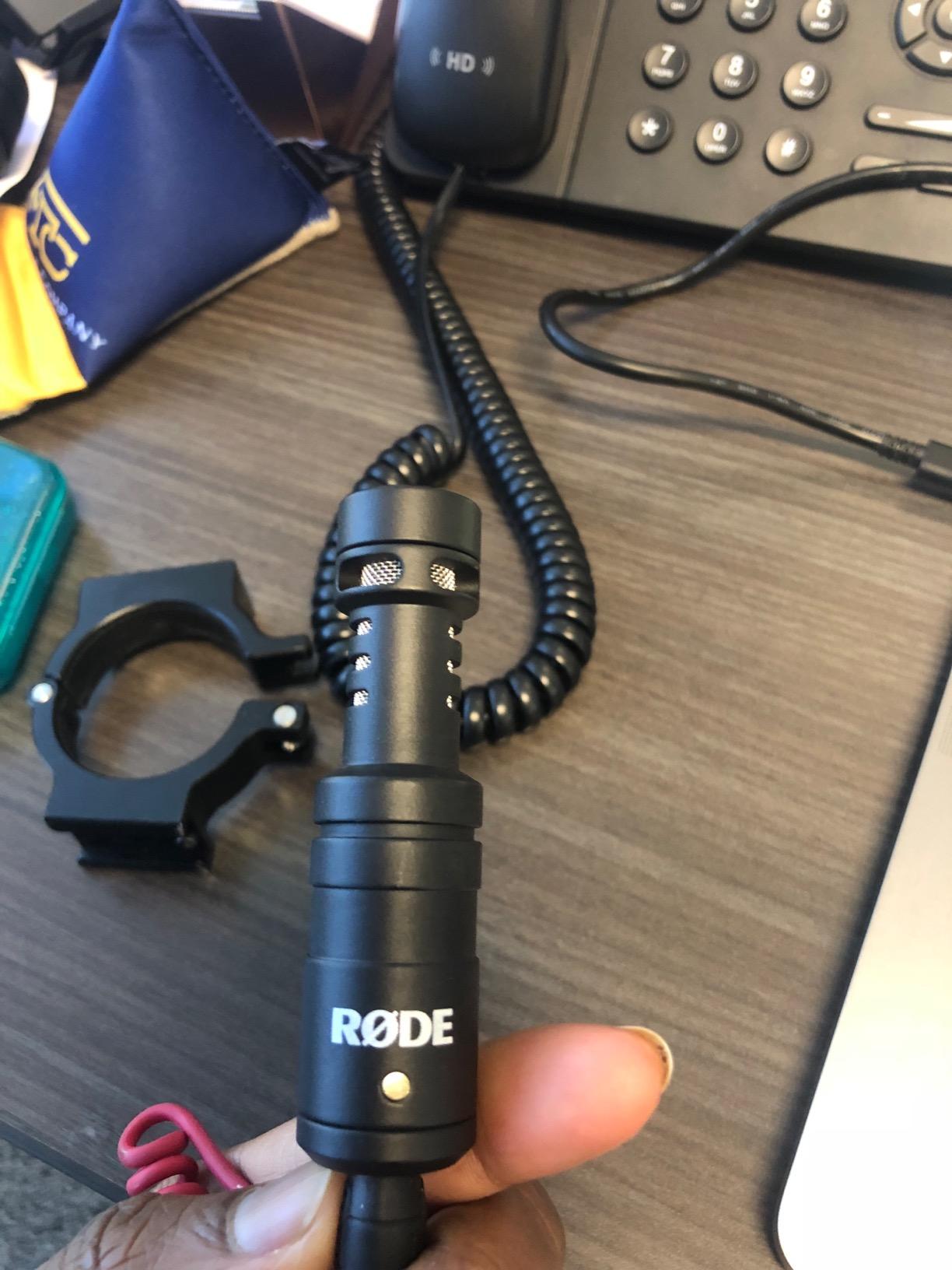 Rode VideoMicro Compact On-Camera Microphone with Rycote Lyre Shock Mount, Auxiliary, Black customer photo 1