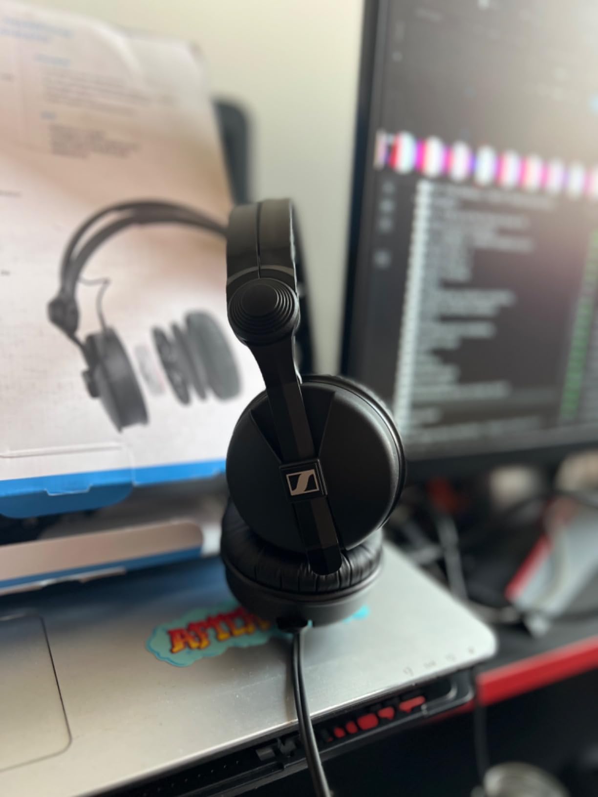 Sennheiser Pro Audio Professional HD 25 On-Ear DJ Headphones Black customer photo 2