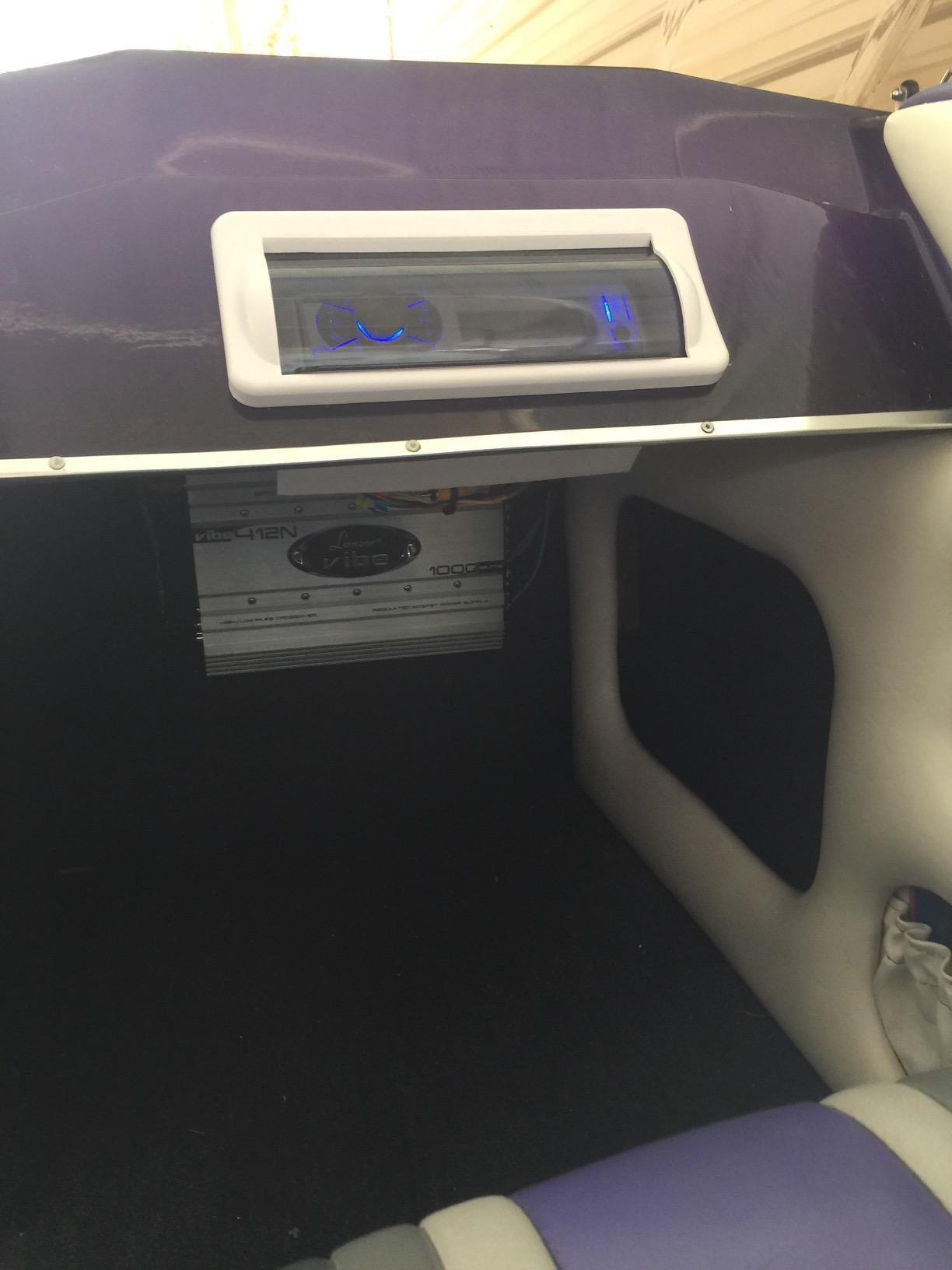 BOSS Audio Systems MR632UAB Bluetooth Boat Receiver, USB, Weatherproof customer photo 1