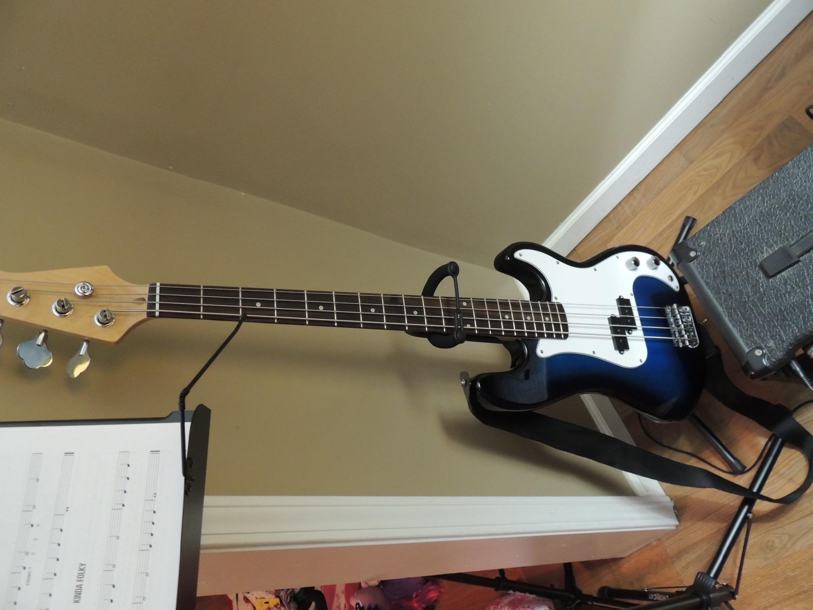Goplus Electric Bass Guitar, Full Size 4 string with Strap Guiter Kit/w Carrying Bag, 2 Pickup, Perfect Bass for Beginners (Blue Bass 4 Straps) customer photo 2