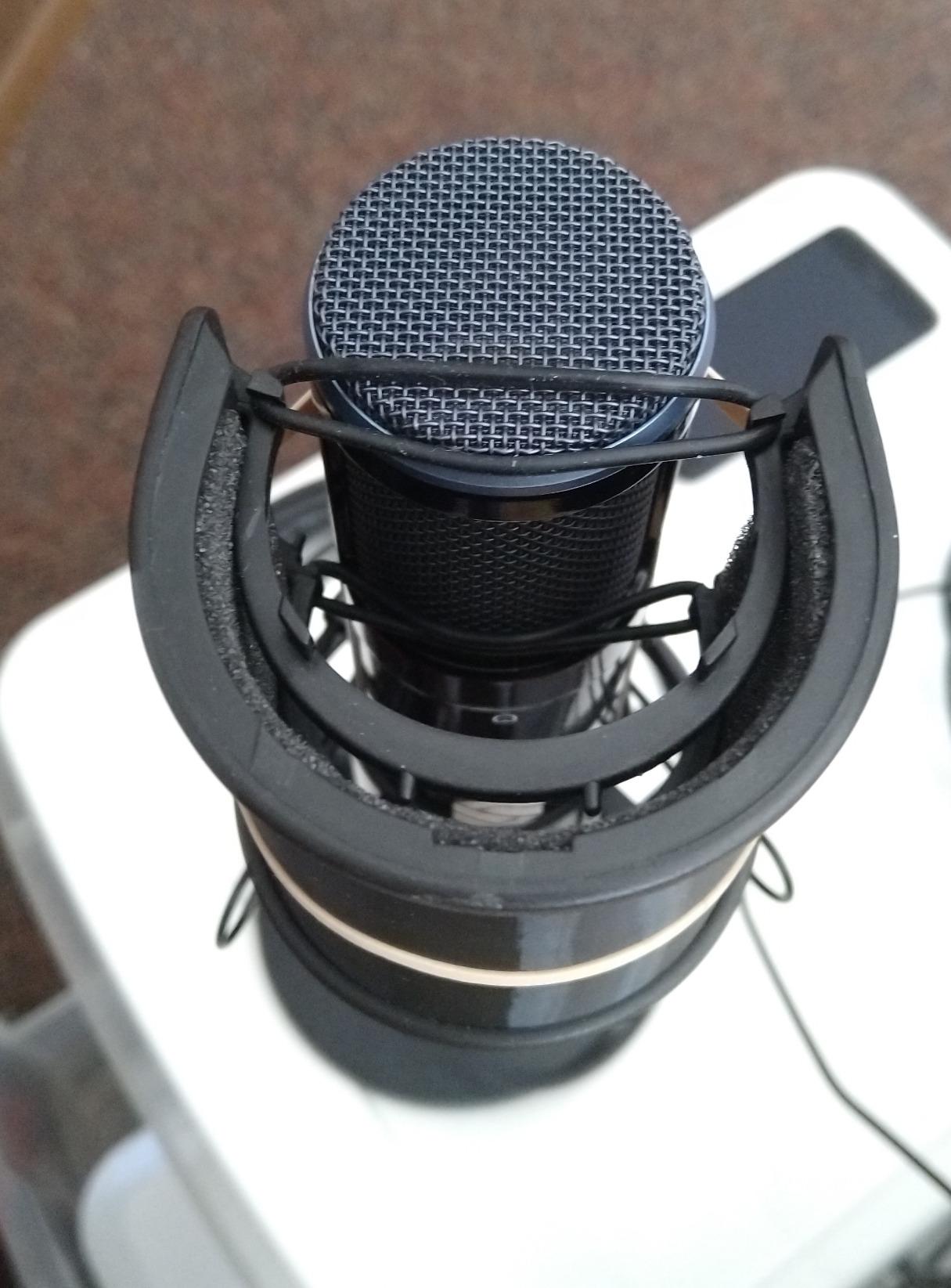 Microphone Shock Mount with Pop Filter, Mic Anti-Vibration Suspension Shock Mount Holder Clip for Diameter 46mm-51mm Microphone customer photo 1