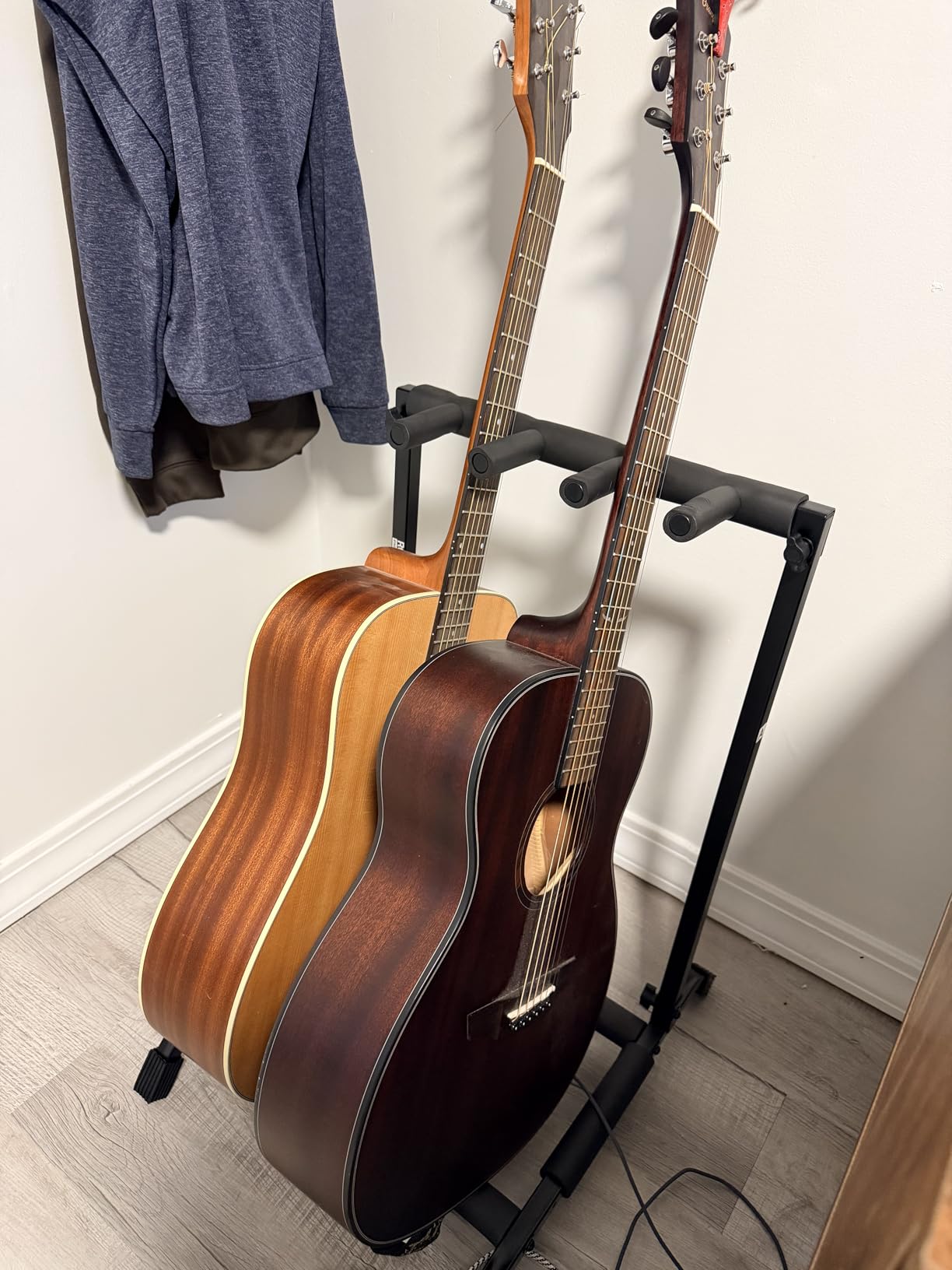 Gator Frameworks Rok-It Folding 3 Guitar Rack Stand (RI-GTR-RACK3) | Fits up to 3 Acoustic, Electric, or Bass Guitars with padded supports and a folding rack that travels and stores easily. customer photo 1