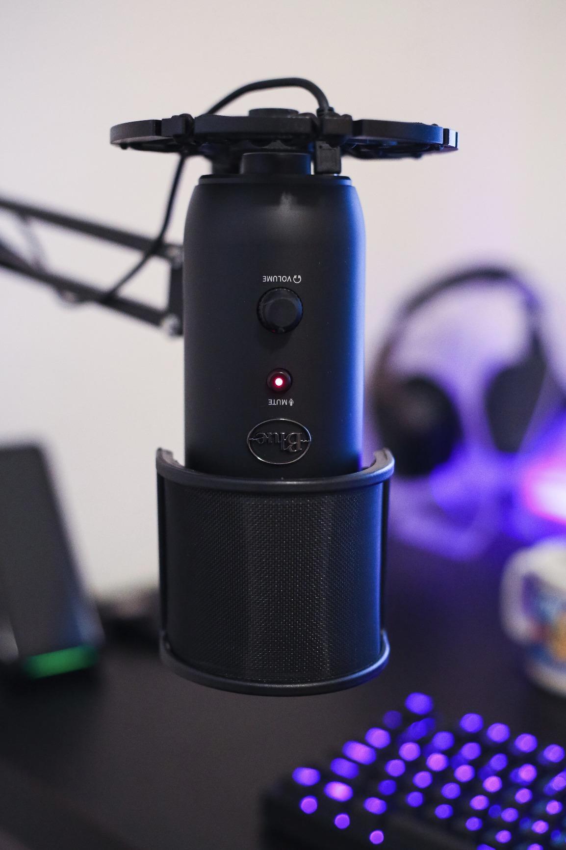 Pro Microphone Shock Mount - Mic Holder Compatible w/Blue Yeti, Snowball & Pro Microphones customer photo 2