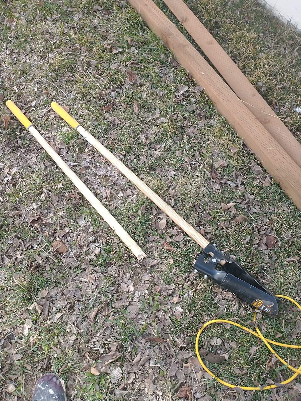 True Temper 2717900 48 in. Hardwood Handle Post Hole Digger with Ruler and Cushion Grips, 40 Inch customer photo 2