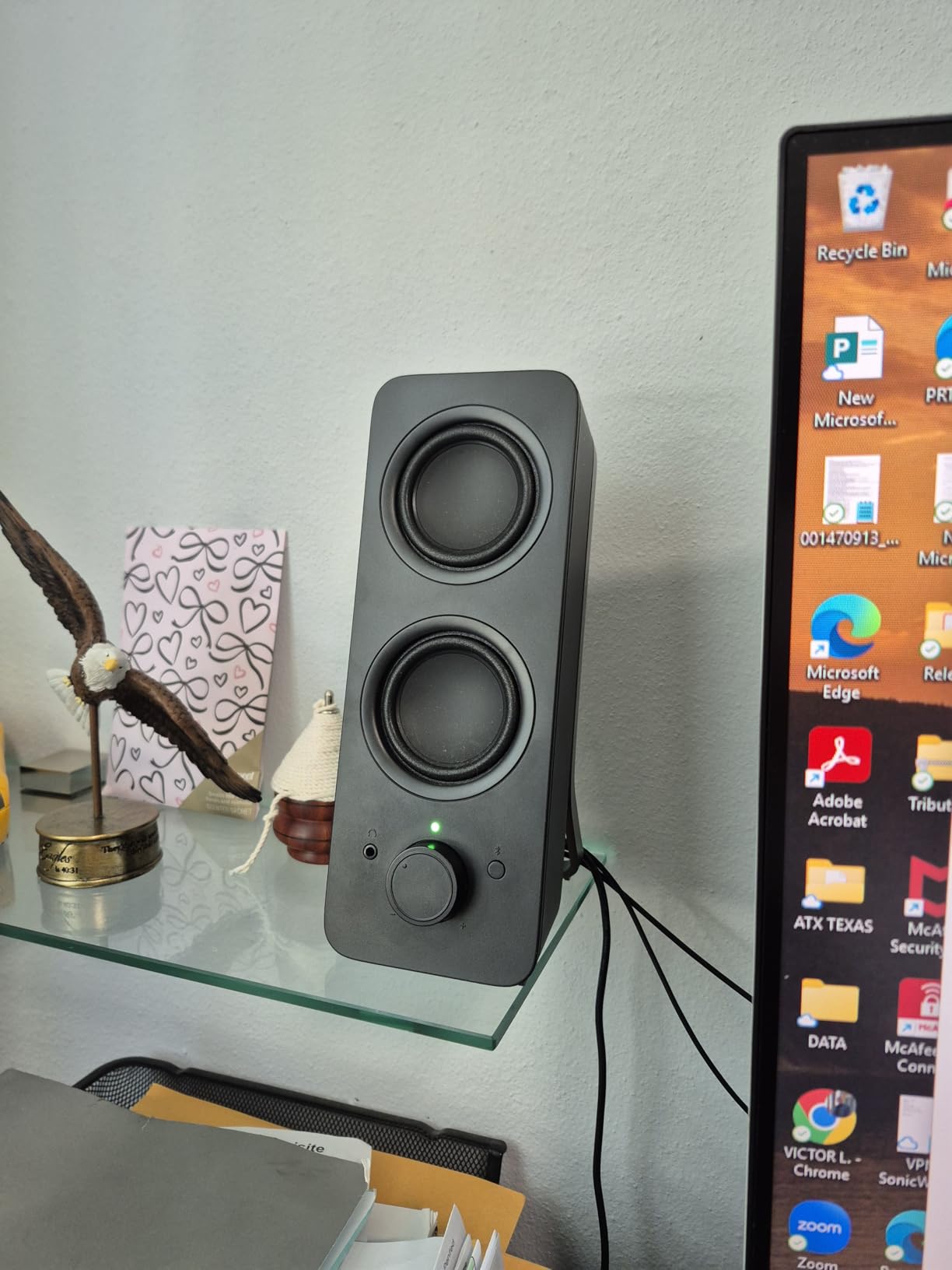 Logitech Z207 2.0 Stereo Computer Speakers with Bluetooth customer photo 2