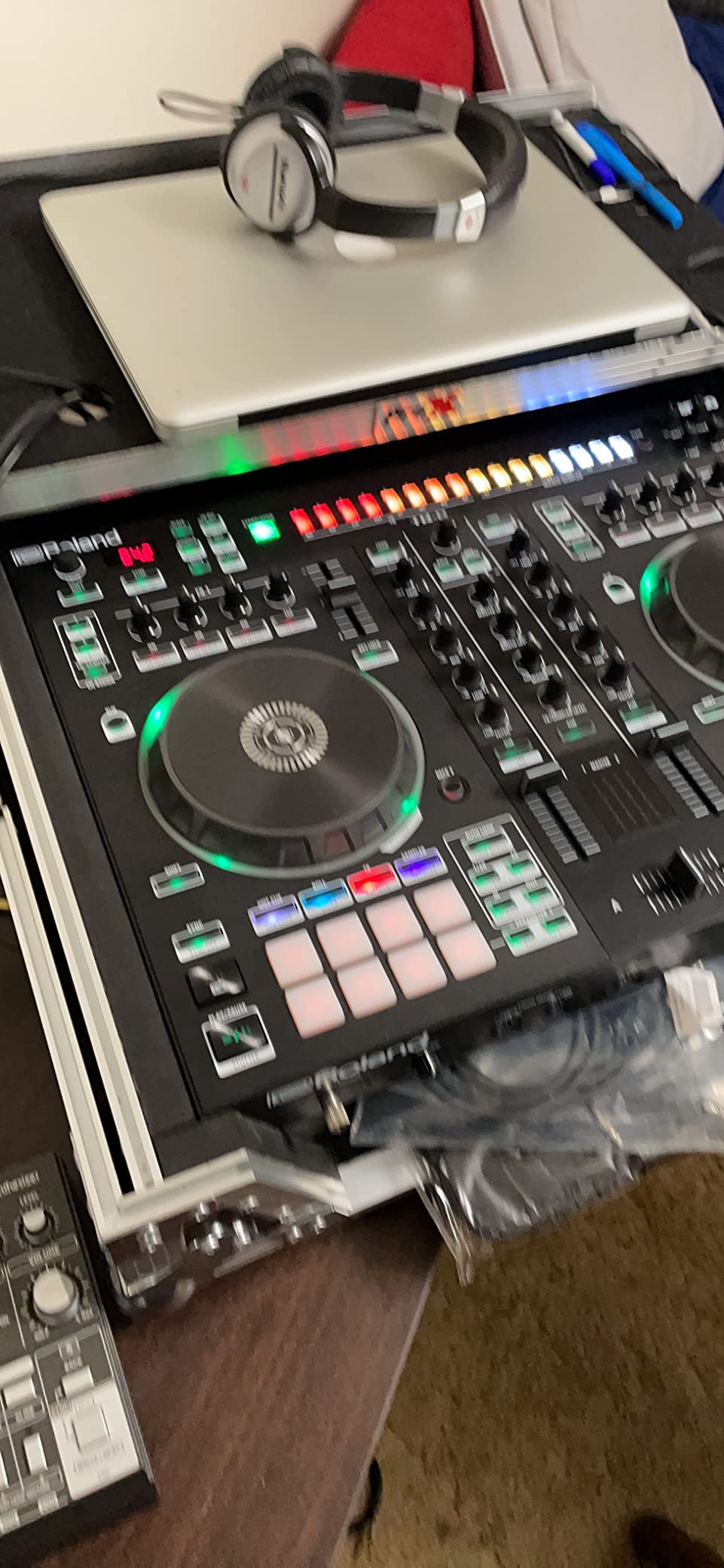 Roland DJ-505 Two-Channel, Four-Deck Serato DJ Controller (DJ-505) customer photo 2