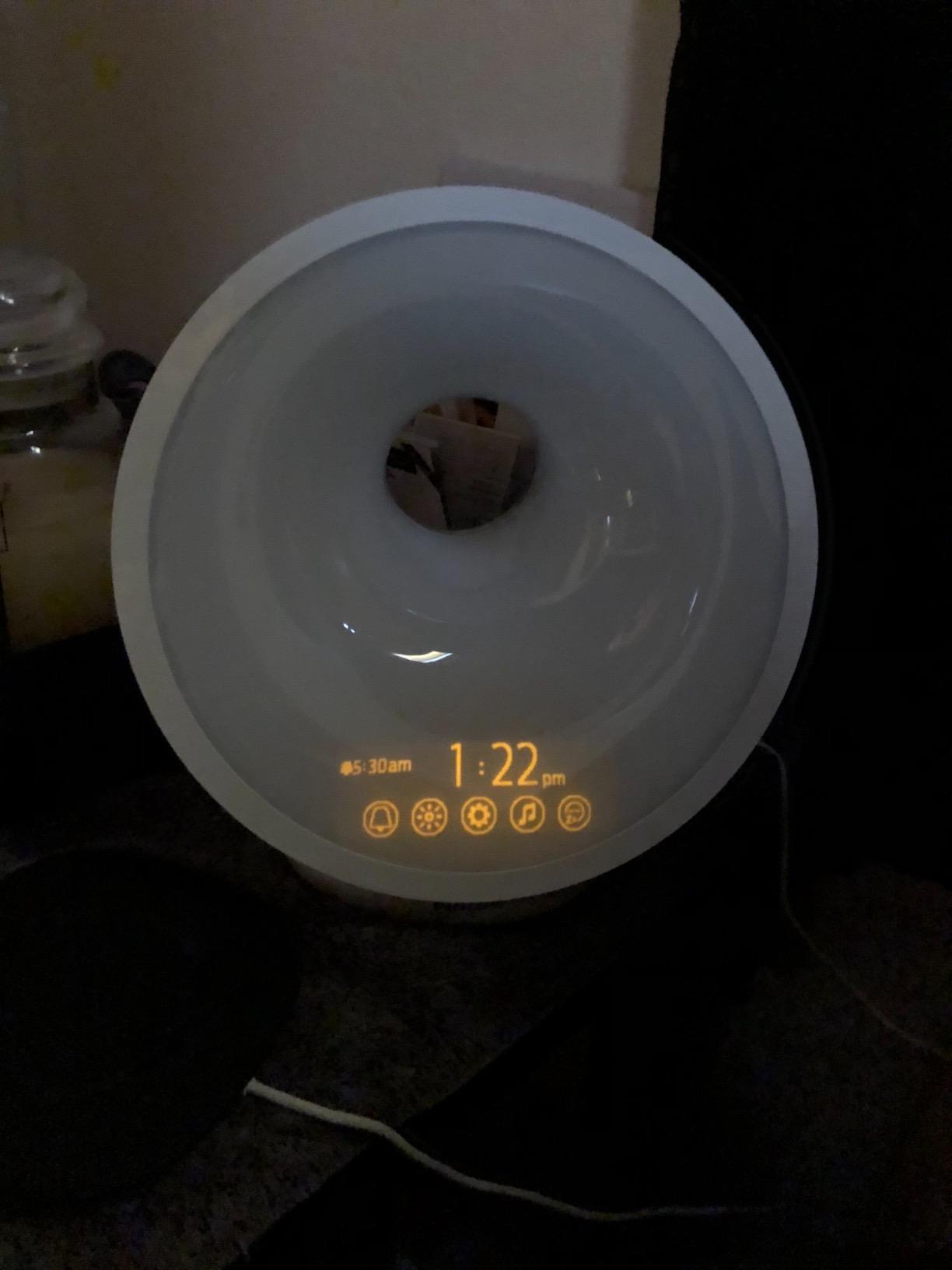 PHILIPS SmartSleep Sleep and Wake-Up Light, Simulated Sunrise and Sunset, Multiple Lights and Sounds, RelaxBreathe to Sleep, HF3650/60 customer photo 1