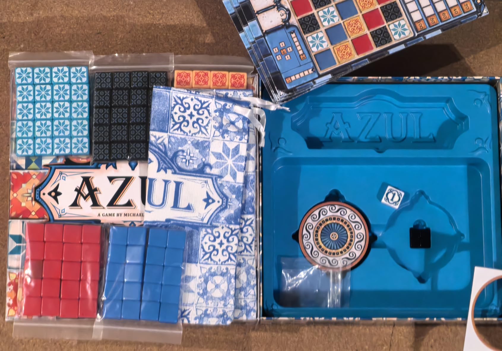 Azul Mosaic Tile-Placement Strategy Board Game, 2-4 Players, 30-45 Min customer photo 1