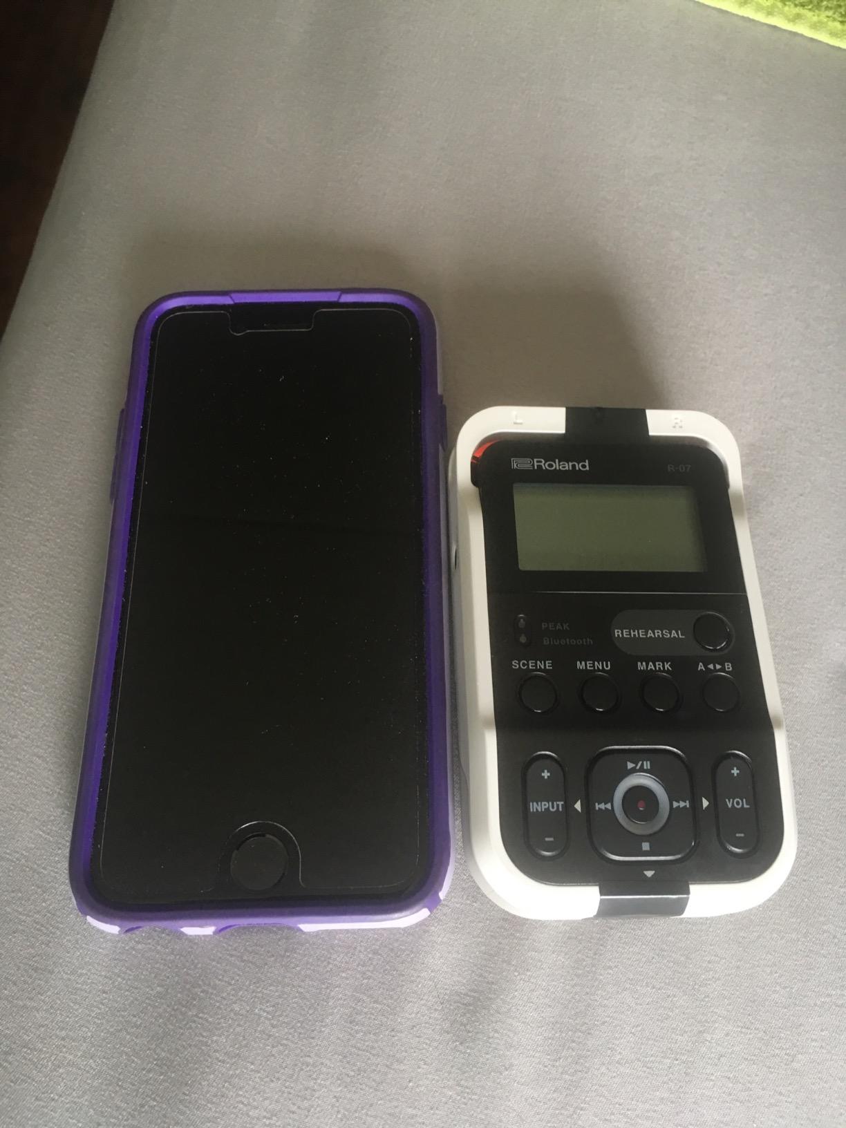 Roland R-07 High-Resolution Handheld Audio Recorder, Black (R-07-BK) customer photo 1