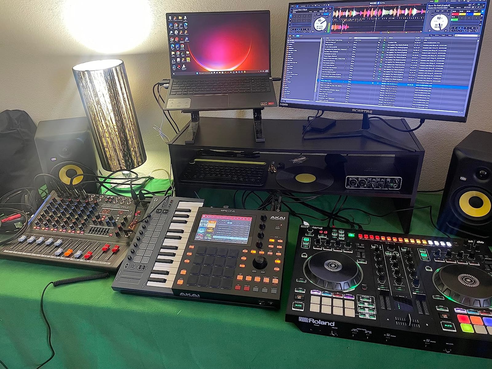 Pyle 8-Channel Console Style Audio Mixer with Bluetooth - DJ Sound Controller, 4 XLR / Combo Inputs, Sub Out, +48V Phantom, USB-A In, 16 DSP Effects, MP3 Player, 7-Band EQ - PMXU88BT customer photo 1