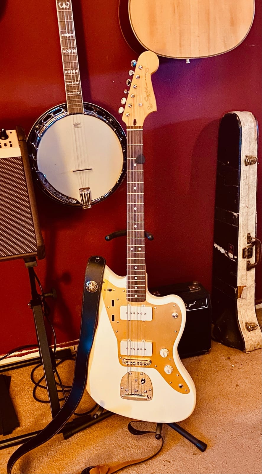 Squier J Mascis Jazzmaster Electric Guitar, with 2-Year Warranty, Vintage White, Laurel Fingerboard customer photo 1