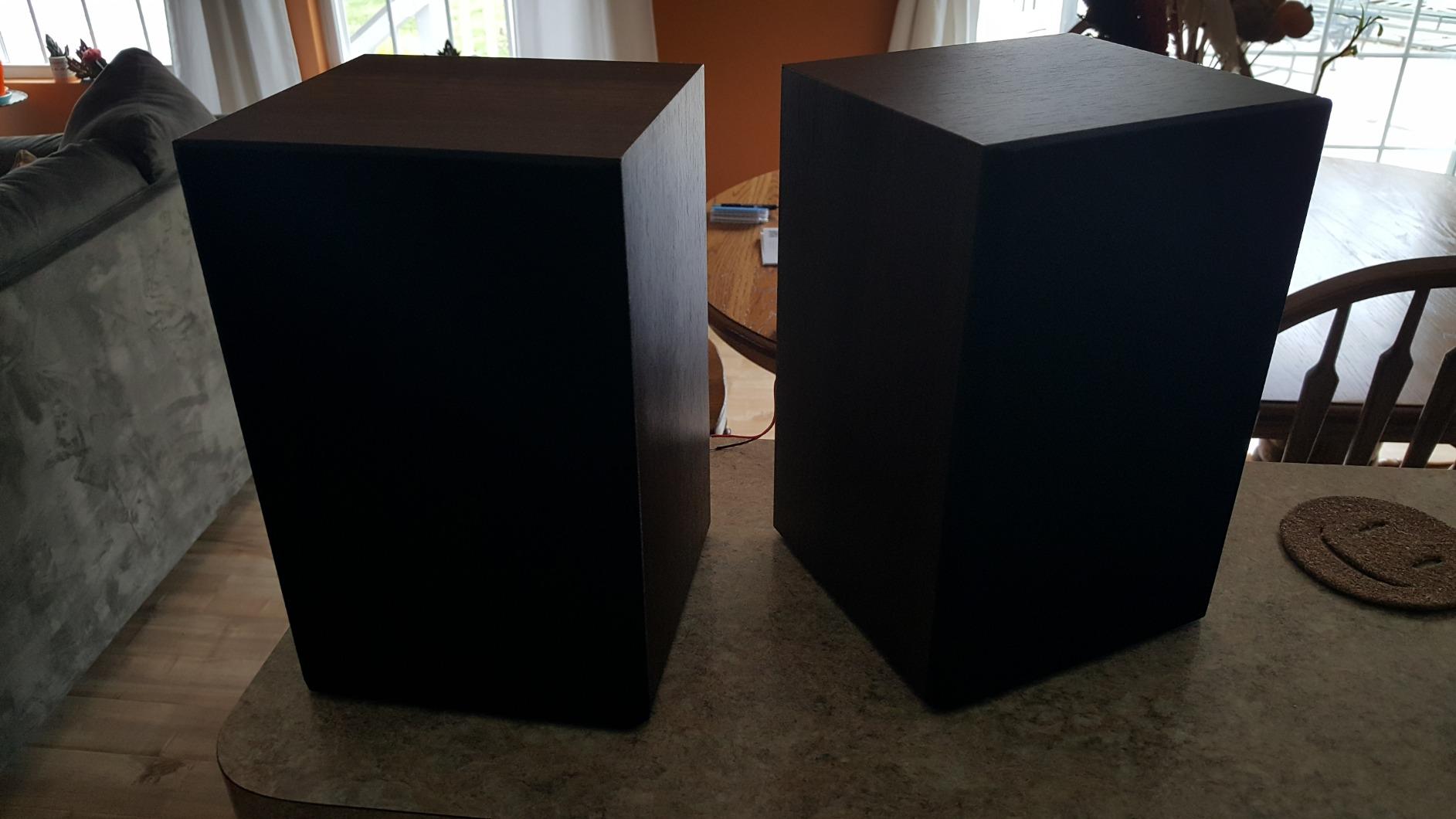 1 BY ONE Bluetooth Turntable HiFi System with 36 Watt Bookshelf Speakers customer photo 1