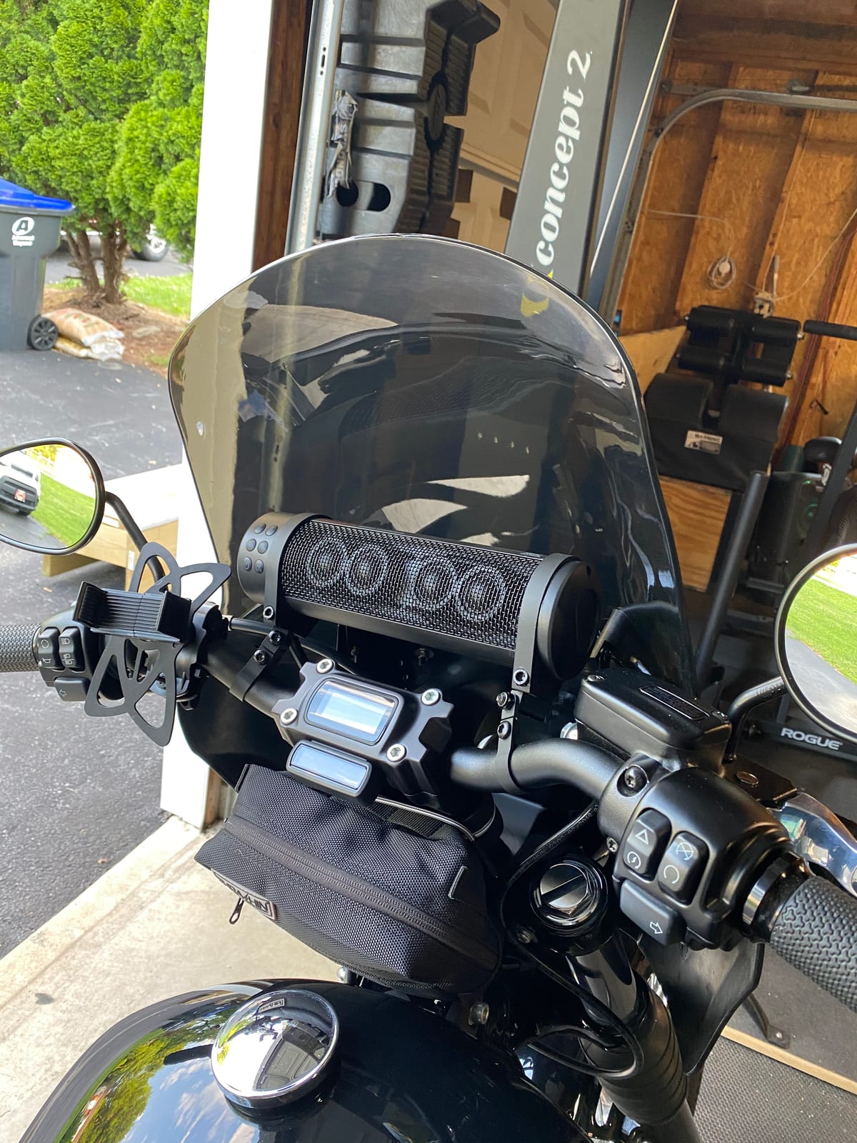Kuryakyn 2720 MTX Road Thunder Weather Resistant Motorcycle Sound Bar Plus: 300 Watt Handlebar Mounted Audio Speakers with Bluetooth, USB Power Charger, Satin Black customer photo 1