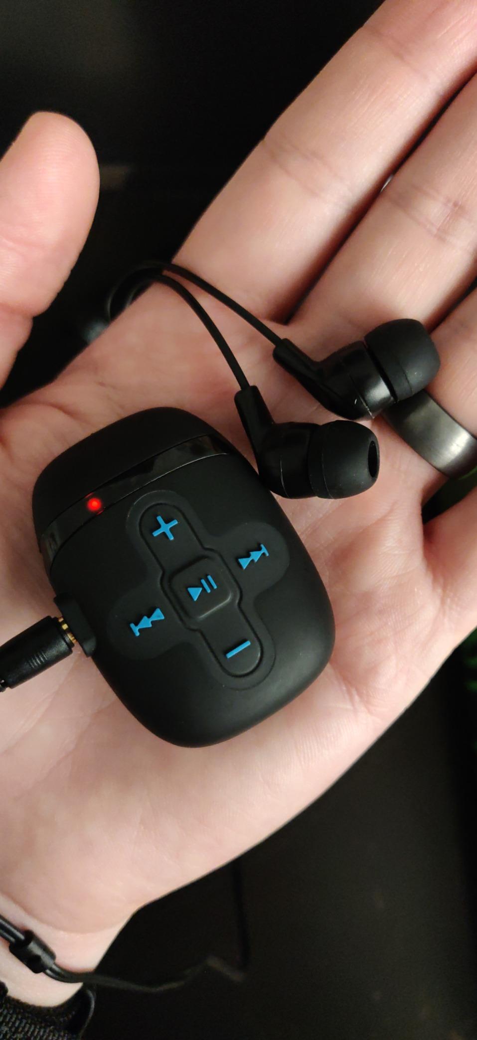 Waterproof MP3 Player for Swimming and Running, Underwater Headphones with Short Cord, Shuffle Feature customer photo 1
