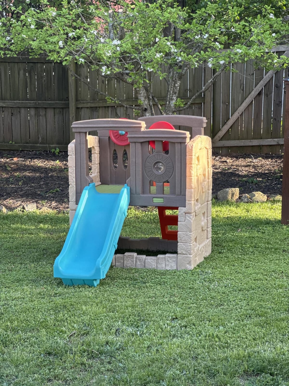 Step2 Woodland Climber II Kids Playset, Ages 2 –6 Years Old, Toddler Slide and Climbing Wall, Outdoor Playground for Backyard, Sturdy Plastic Frame, Easy Set Up customer photo 2