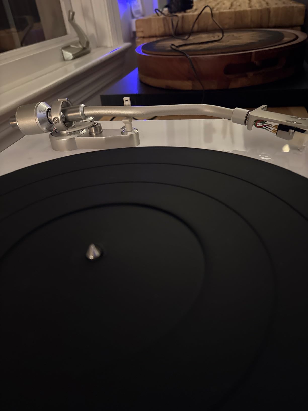 Denon DP400 Record Player, Modern Turntable, Stereo RCA Output customer photo 1