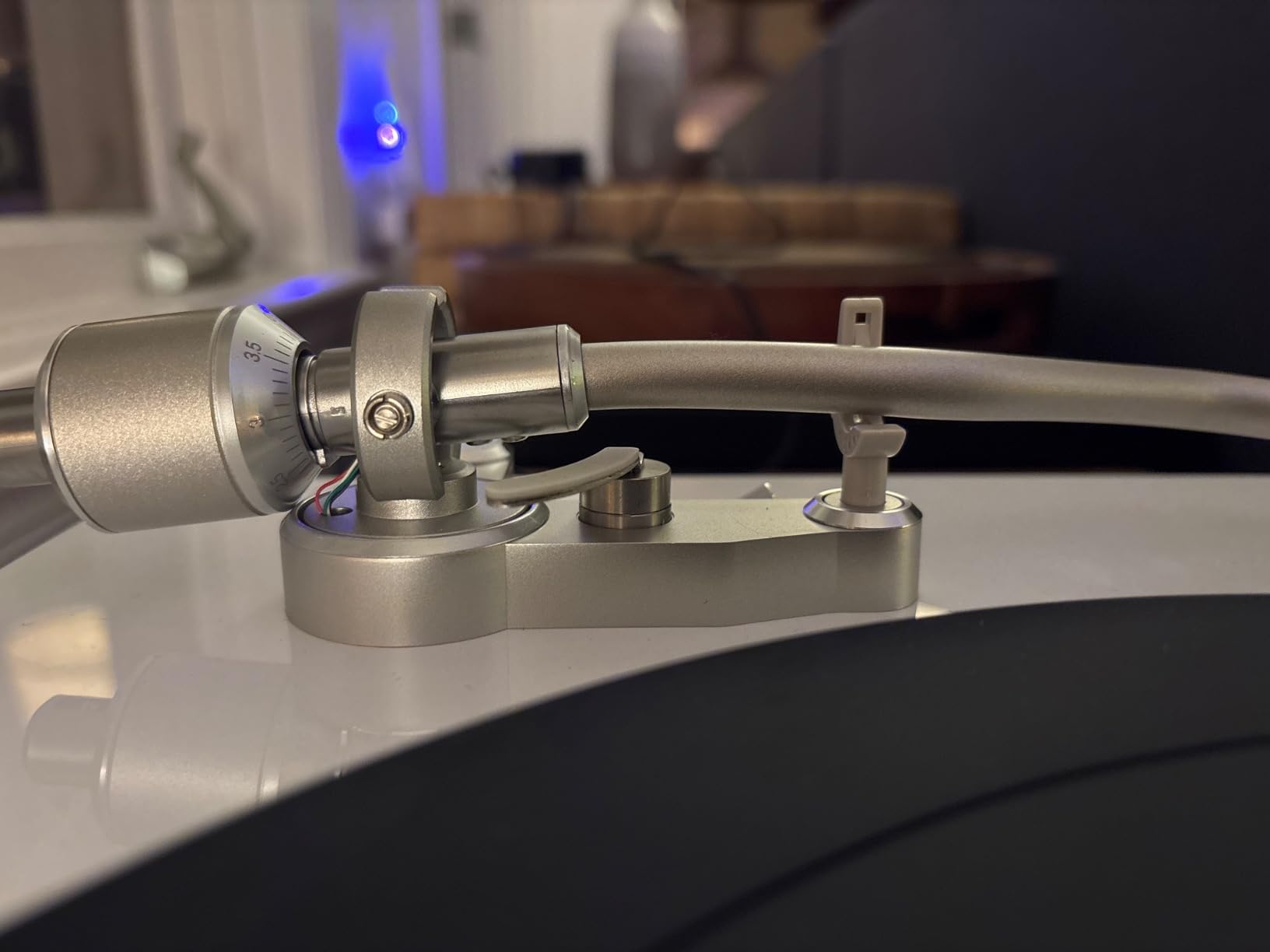 Denon DP400 Record Player, Modern Turntable, Stereo RCA Output customer photo 2